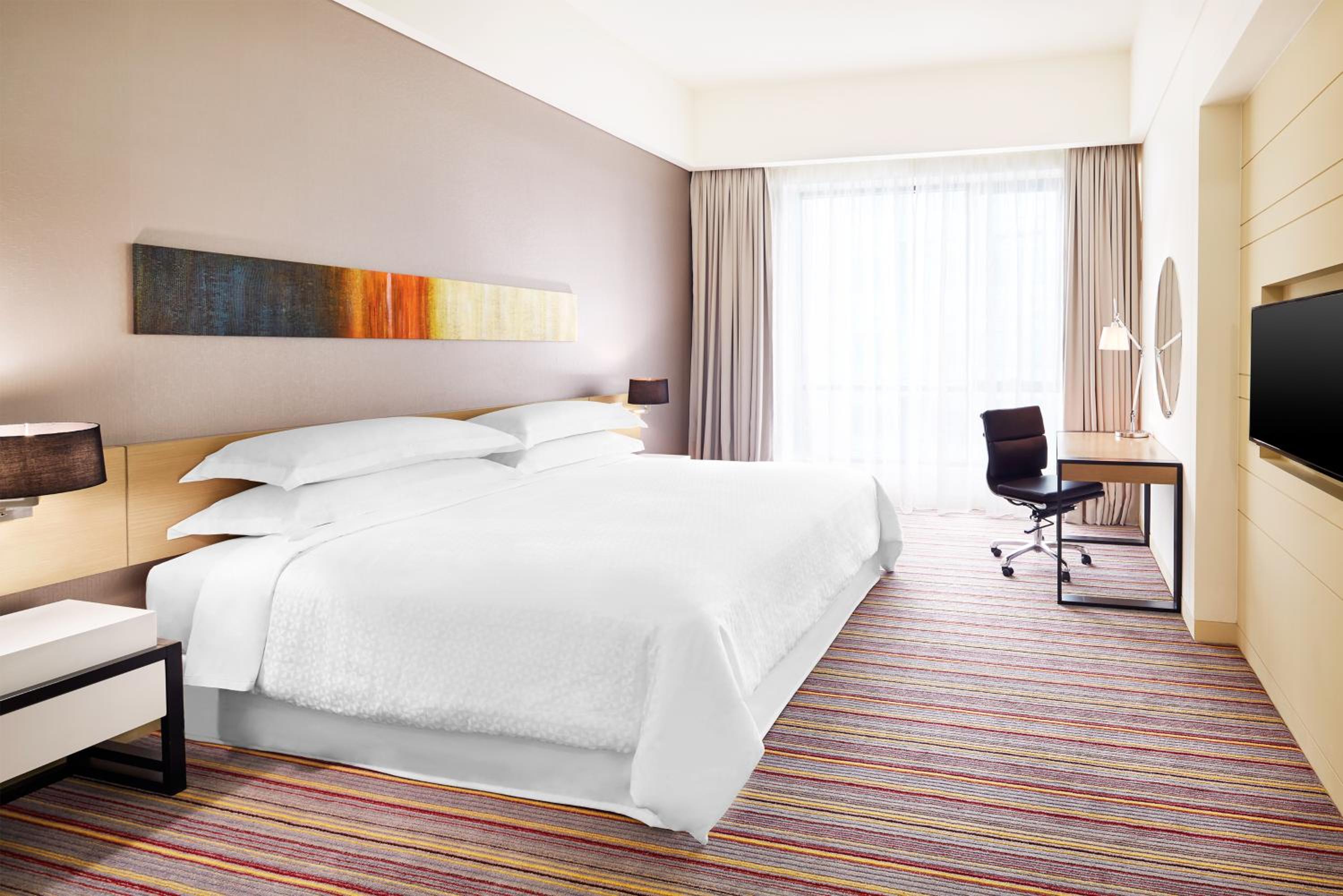 Guest room, 1 King Bed