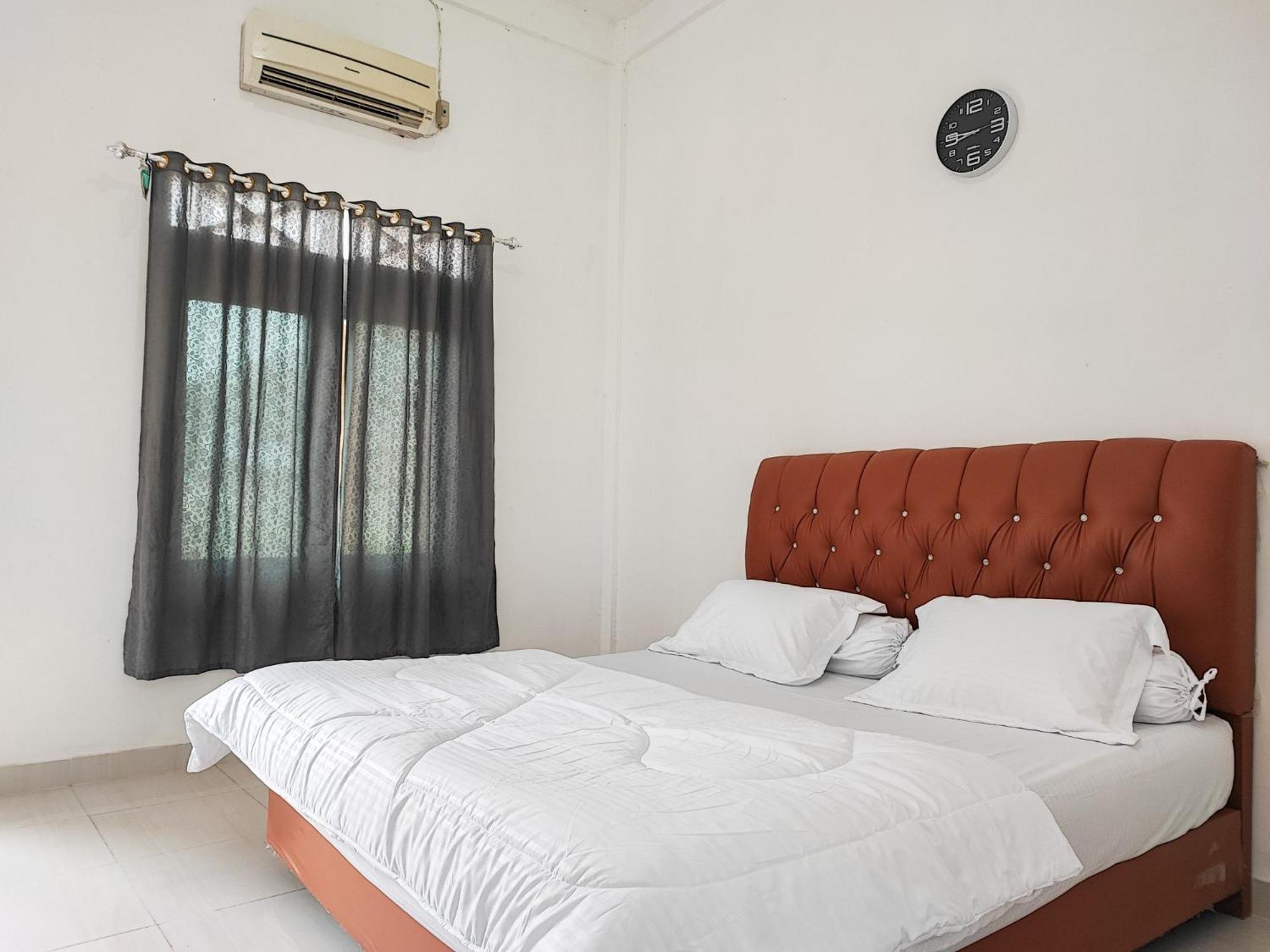 Standard King Room photo 3