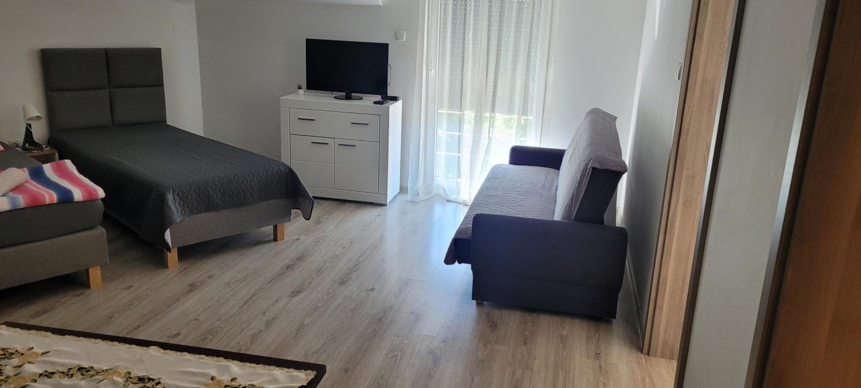 Studio with Sofa Bed - Photo 6