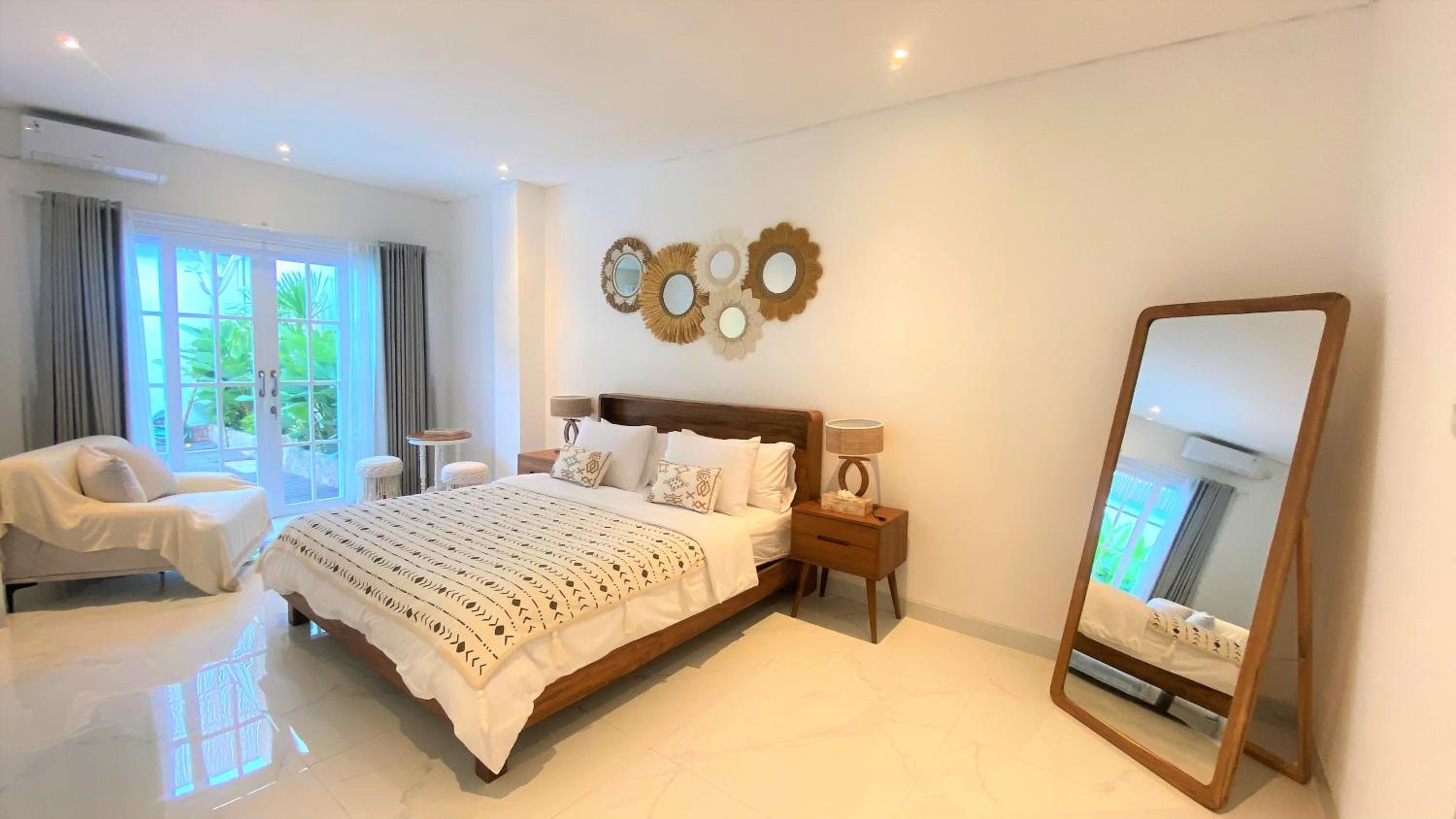 Three-Bedroom Villa photo 1