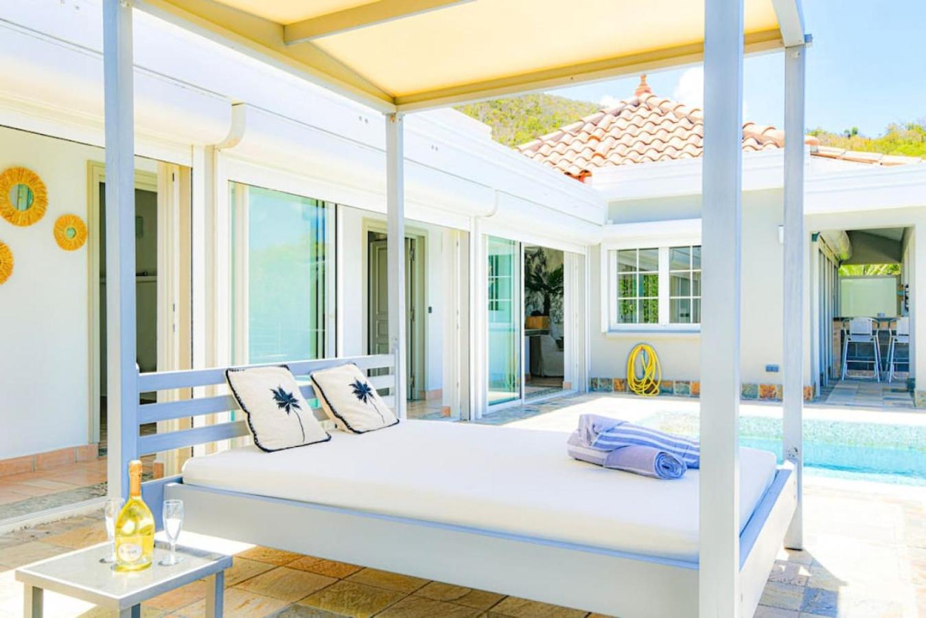 Villa with Sea View photo 2