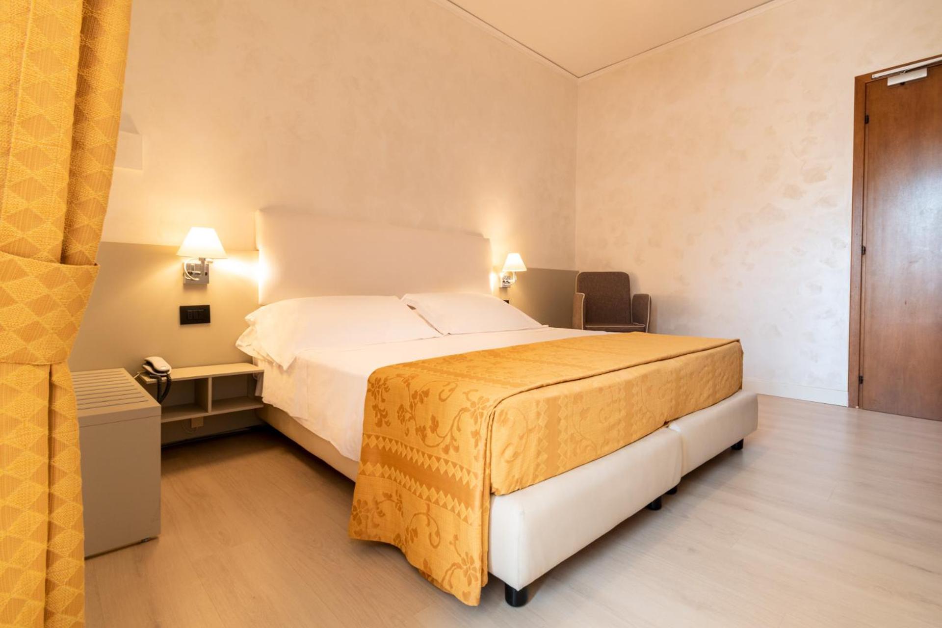 Double Room with Balcony photo 2