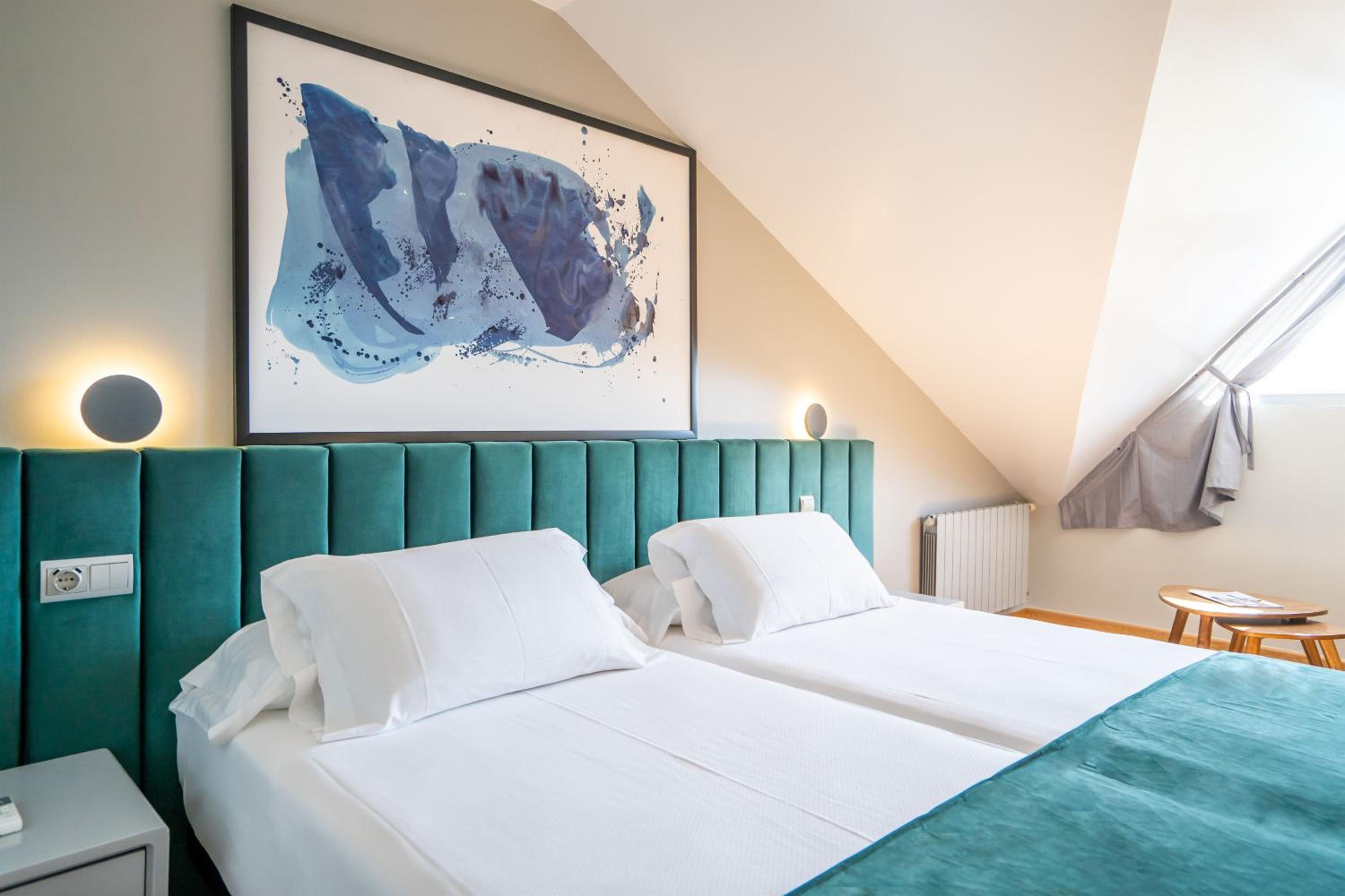 Standard Double or Twin Room - Photo 5