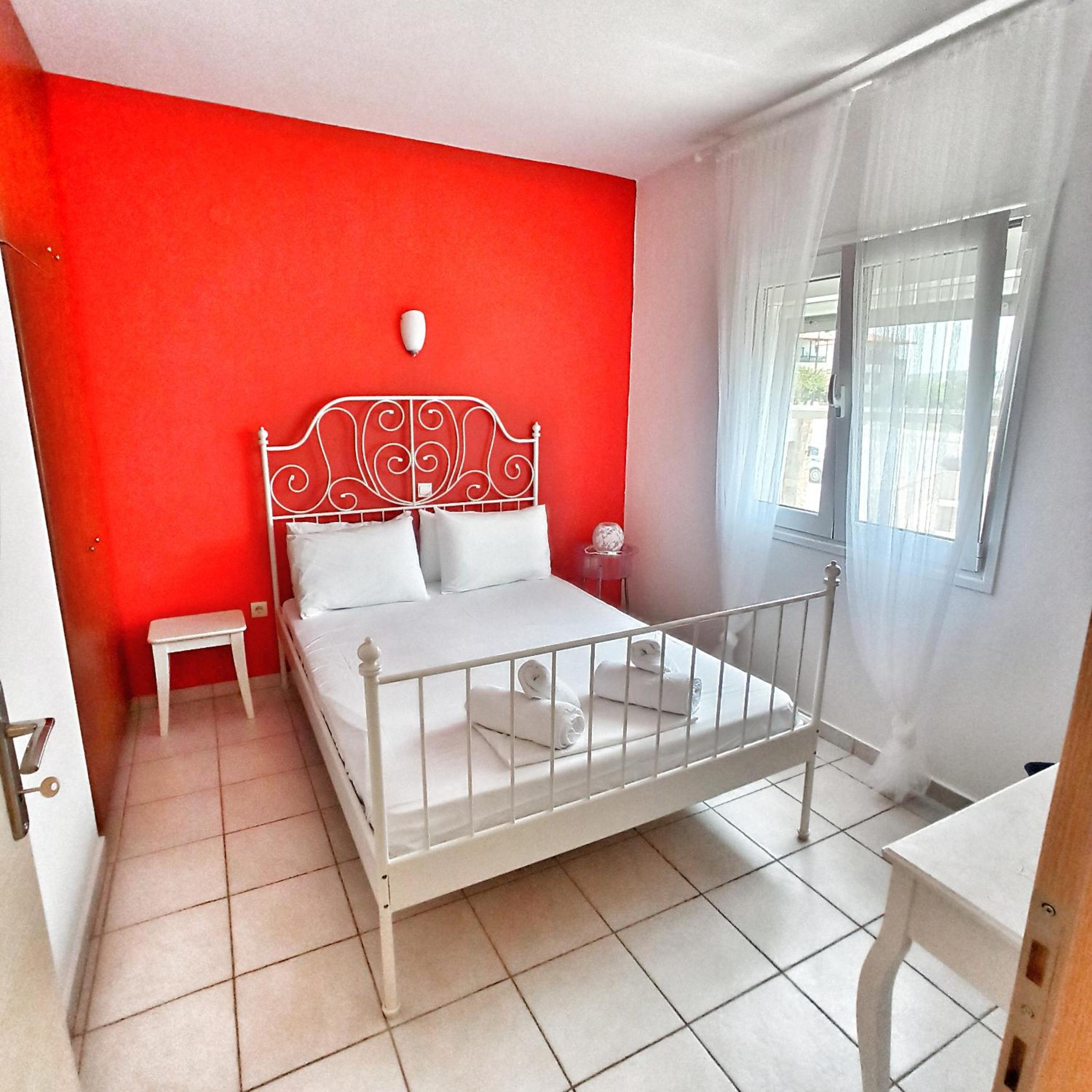 One-Bedroom Apartment with Balcony and Sea View photo 1
