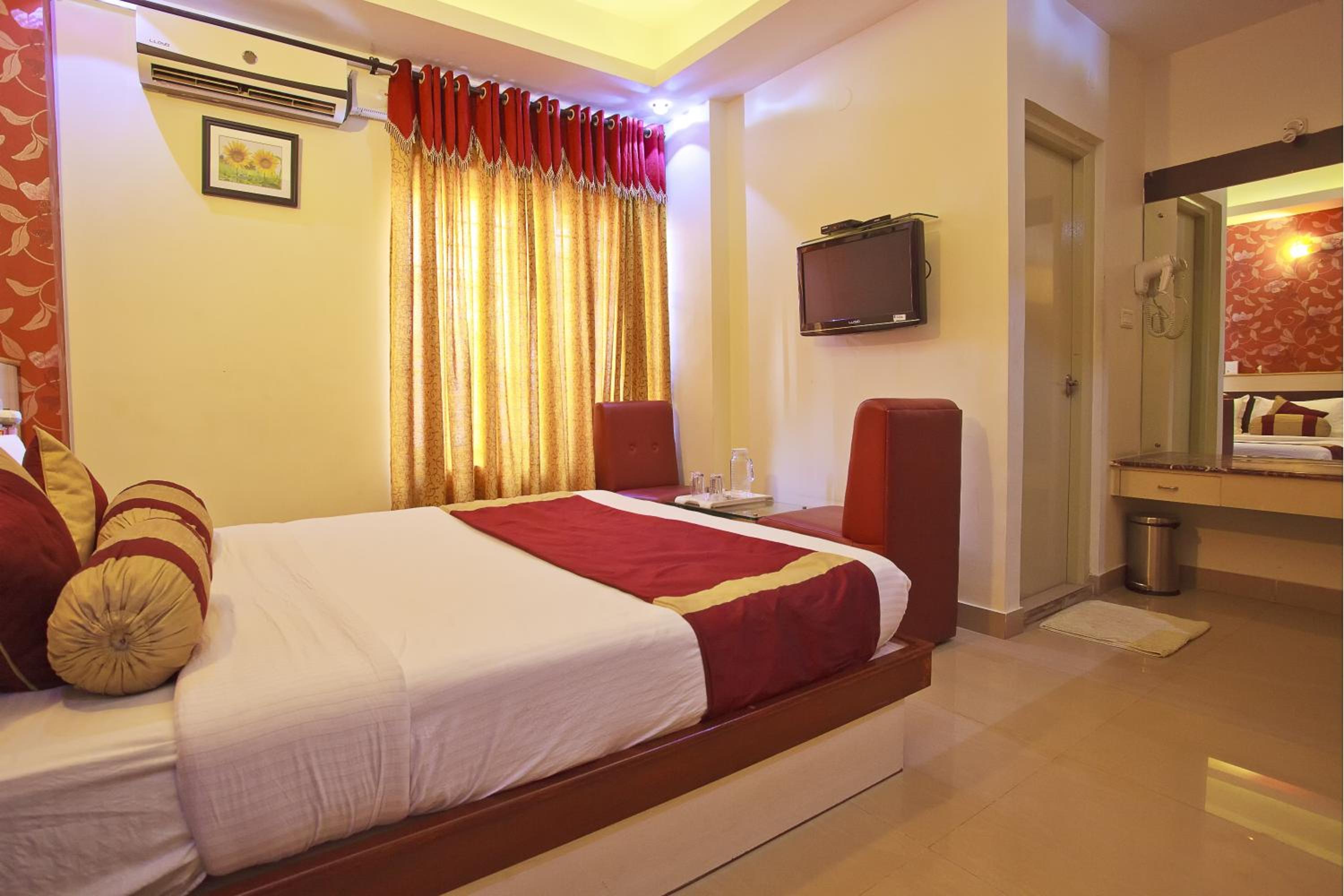 Signature Suite - Photo 22