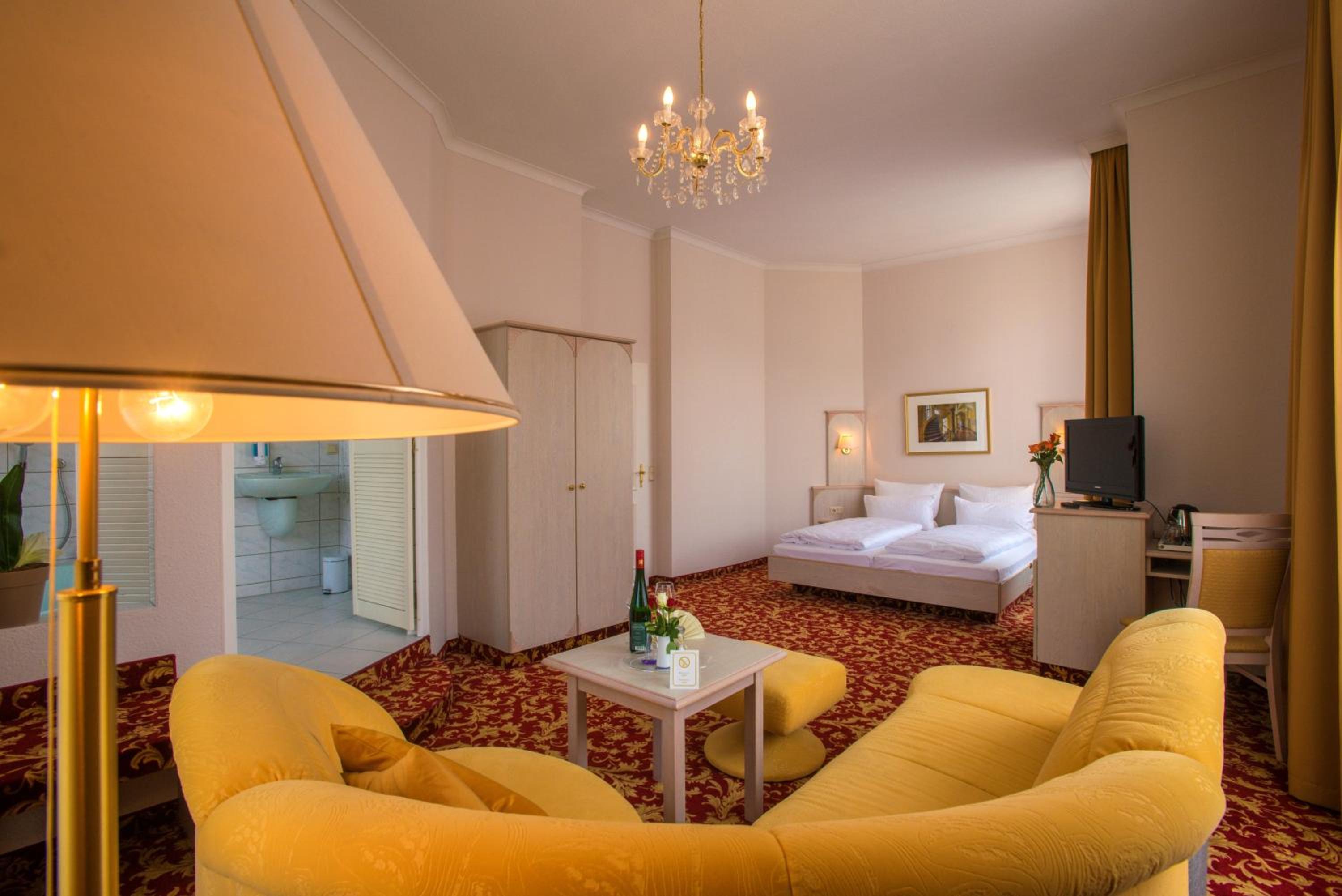 Double Room with Balcony - Photo 1