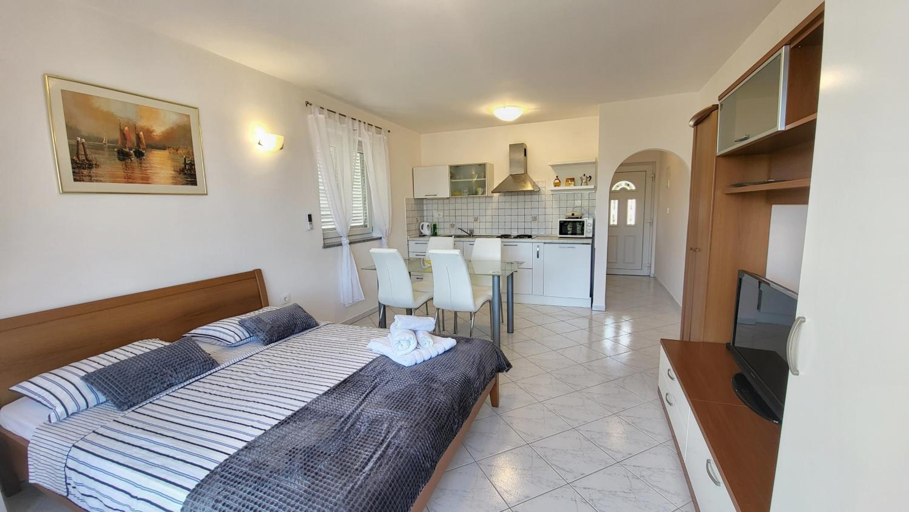 Studio Apartment with Sea View