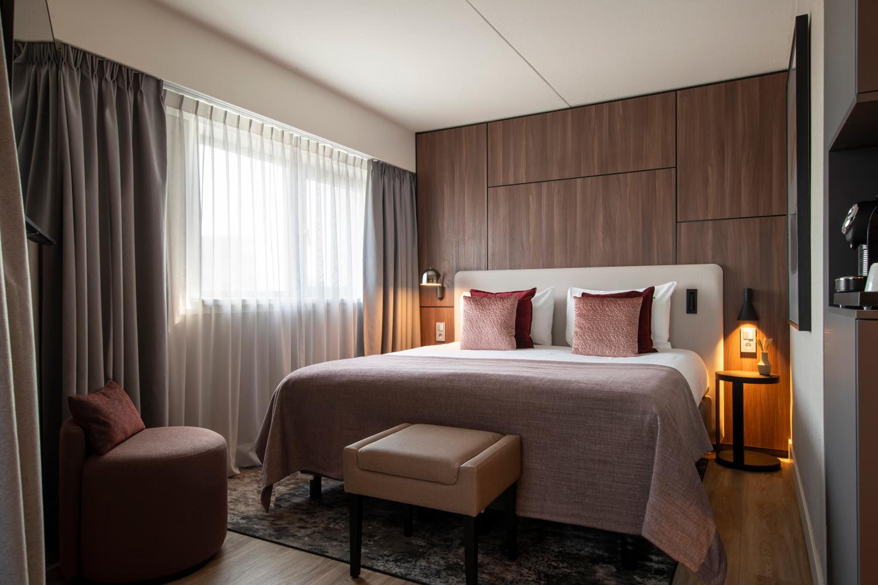 Deluxe Room - Photo 3