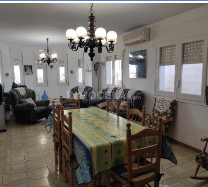 Casa de cinco habitaciones