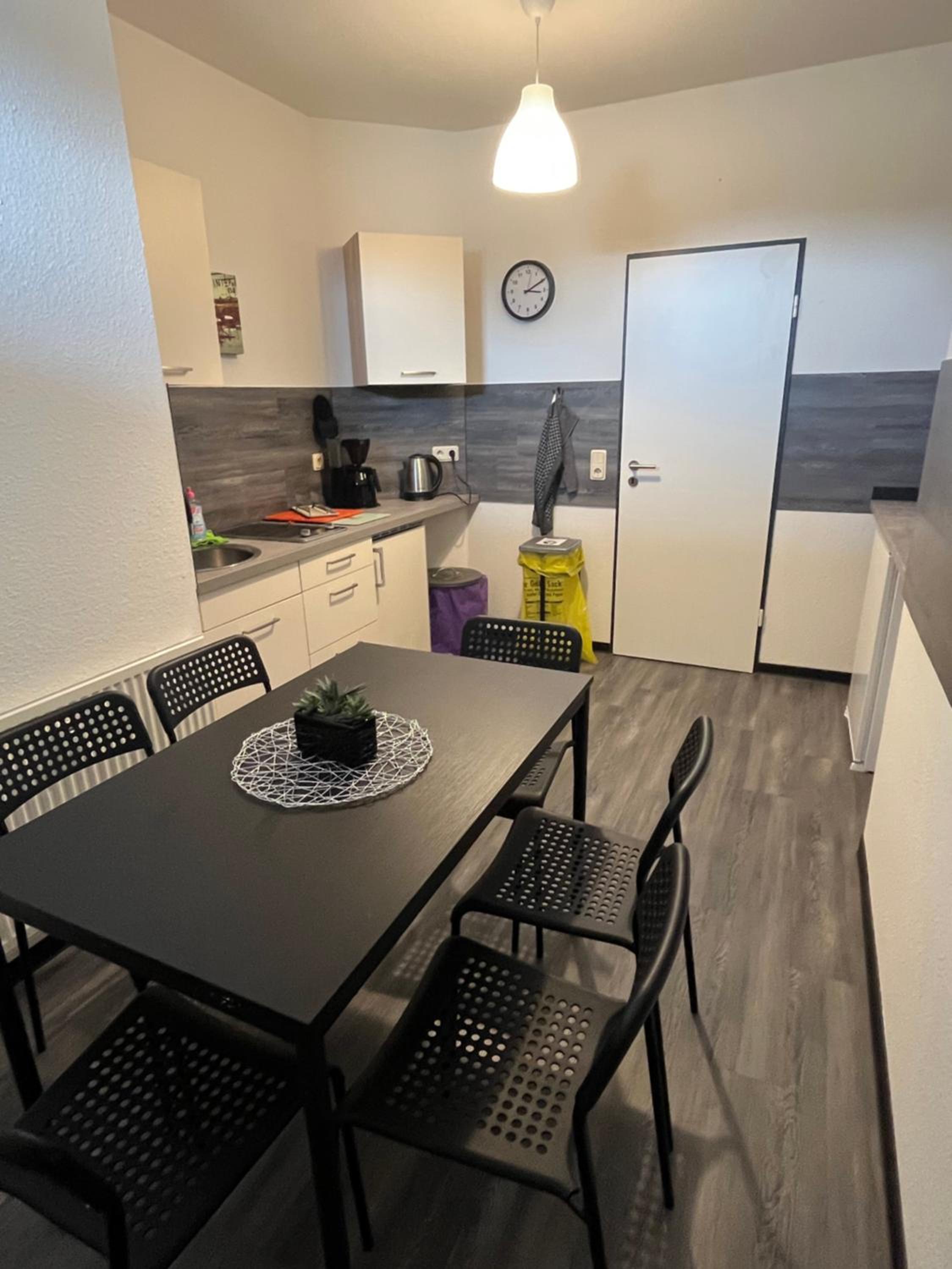 Single Room with Shared Bathroom photo 2