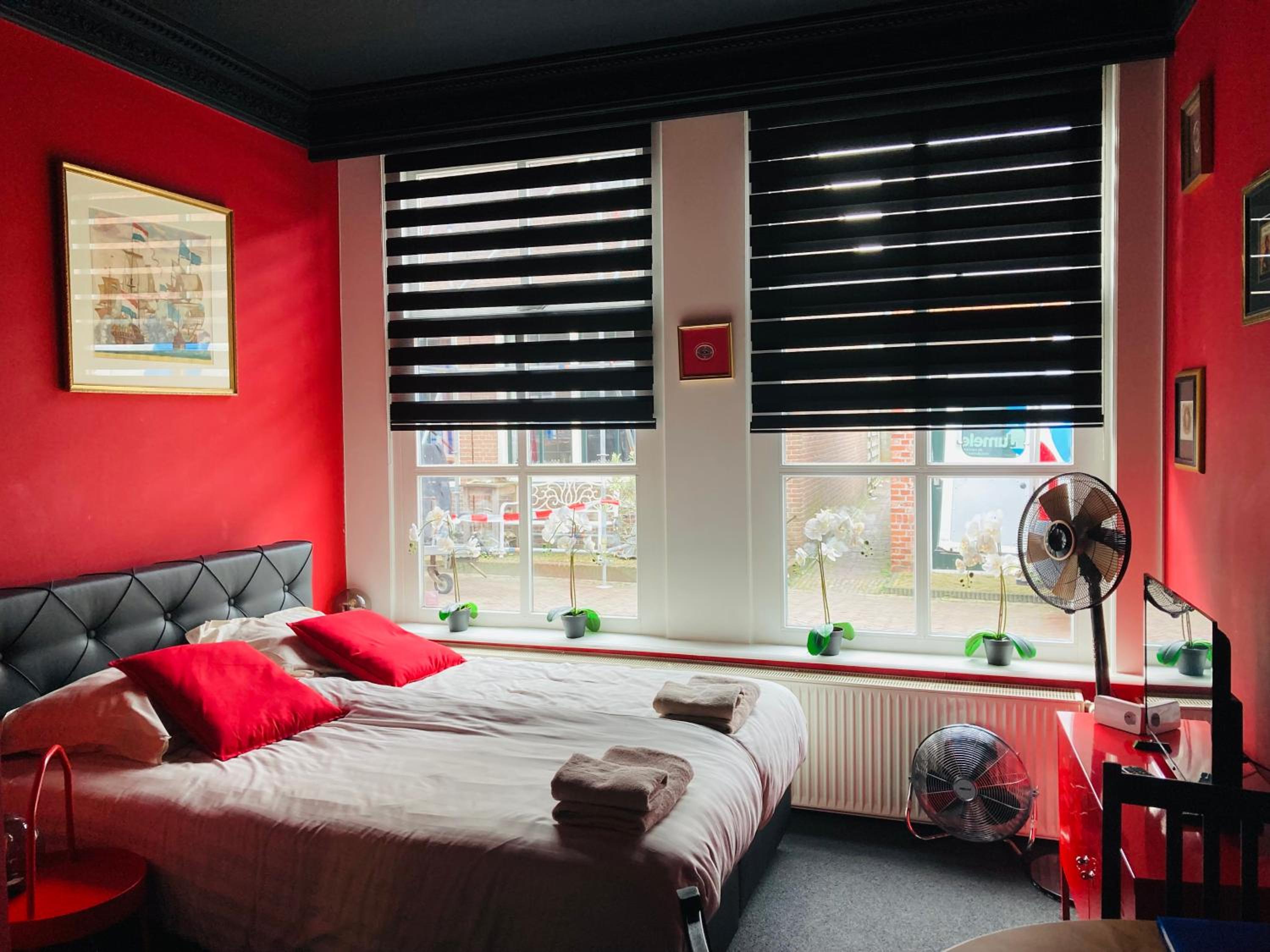 Small Twin Room photo 1