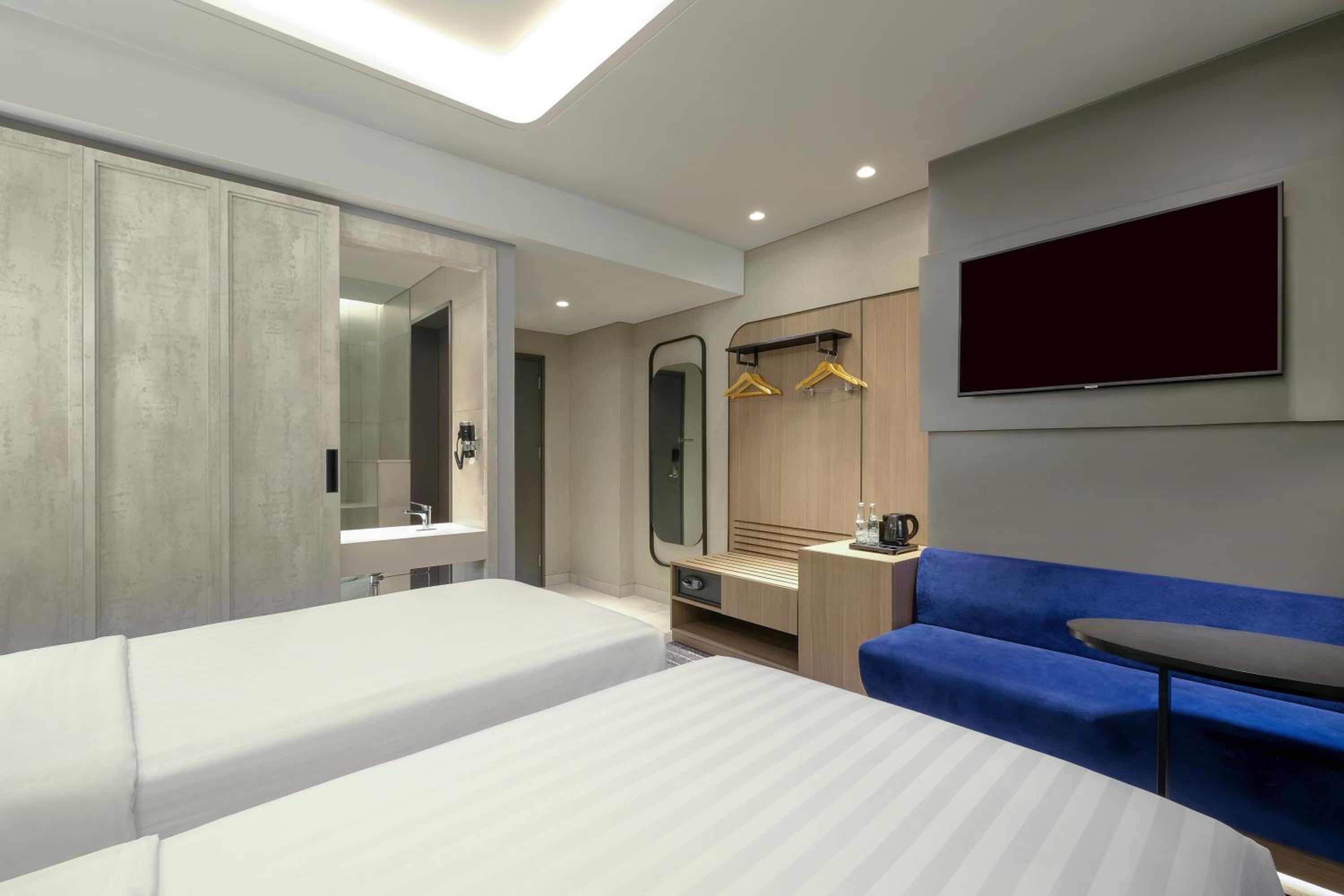 Superior Twin Room - Photo 1