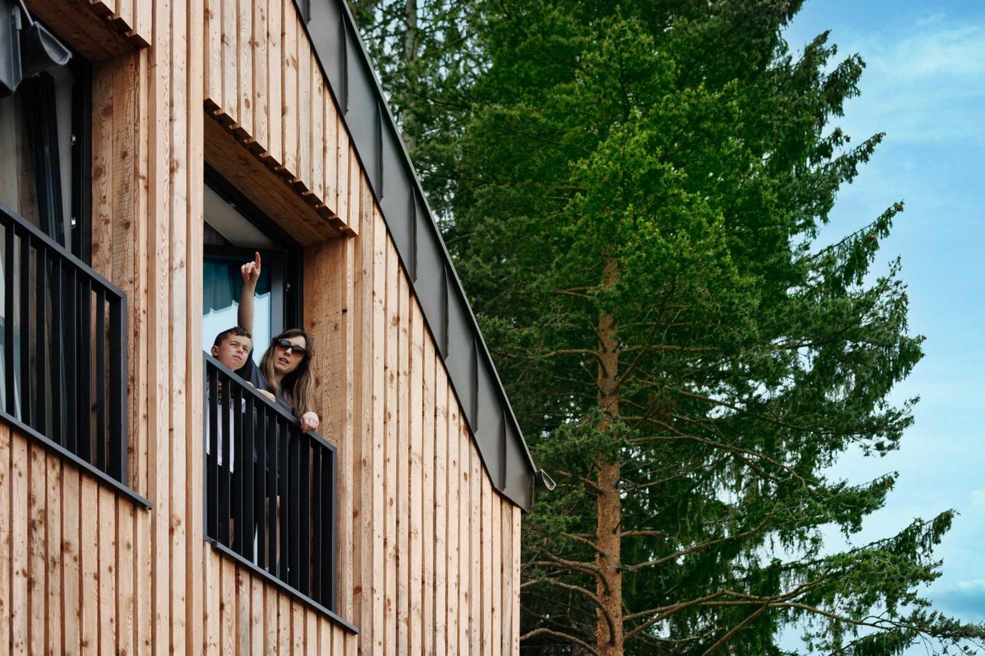 One-Bedroom Apartment with Mountain View photo 2