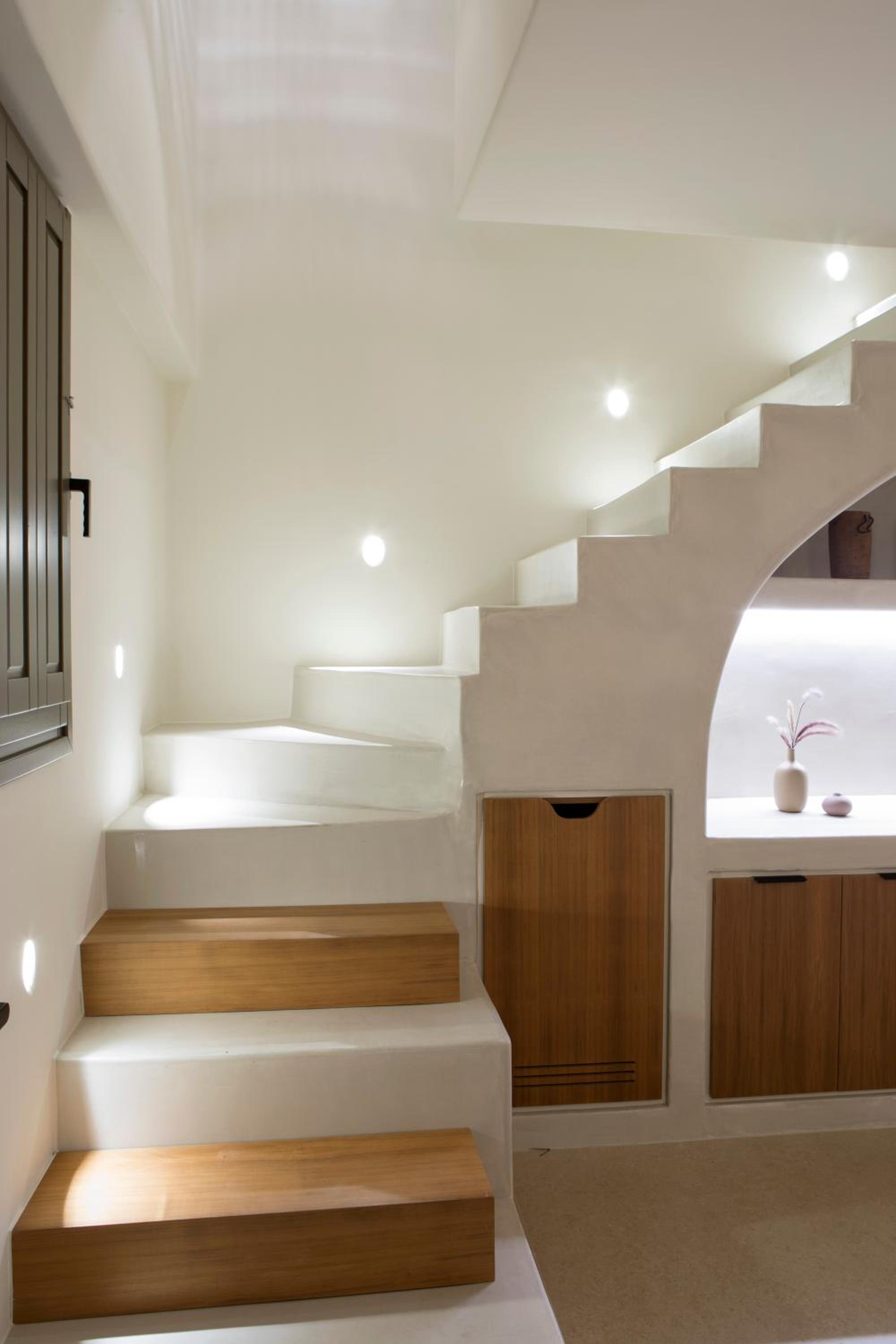 Executive 3 Bedroom Villa with Heated Pool and Sea View - Photo 26