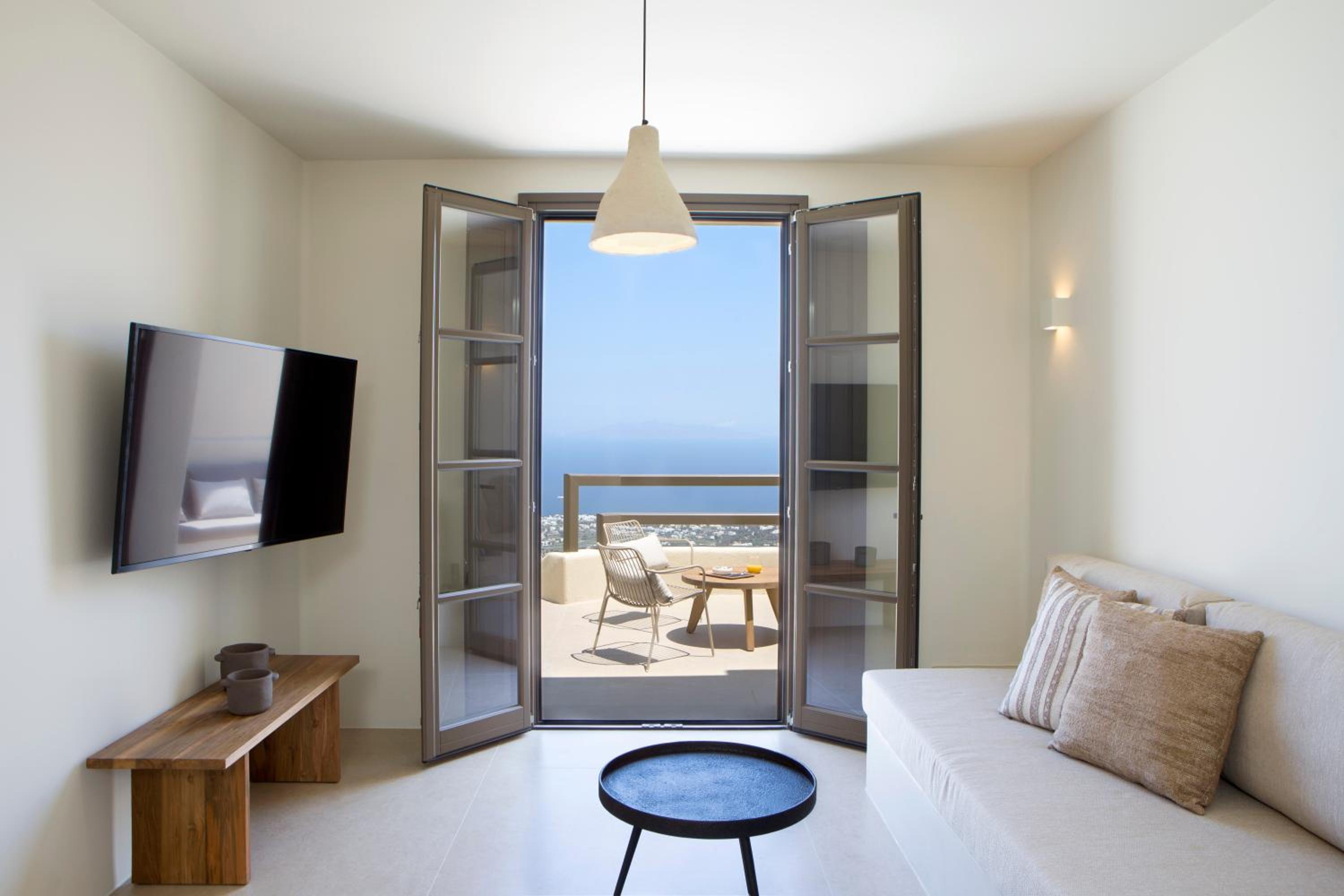 Executive 3 Bedroom Villa with Heated Pool and Sea View - Photo 18