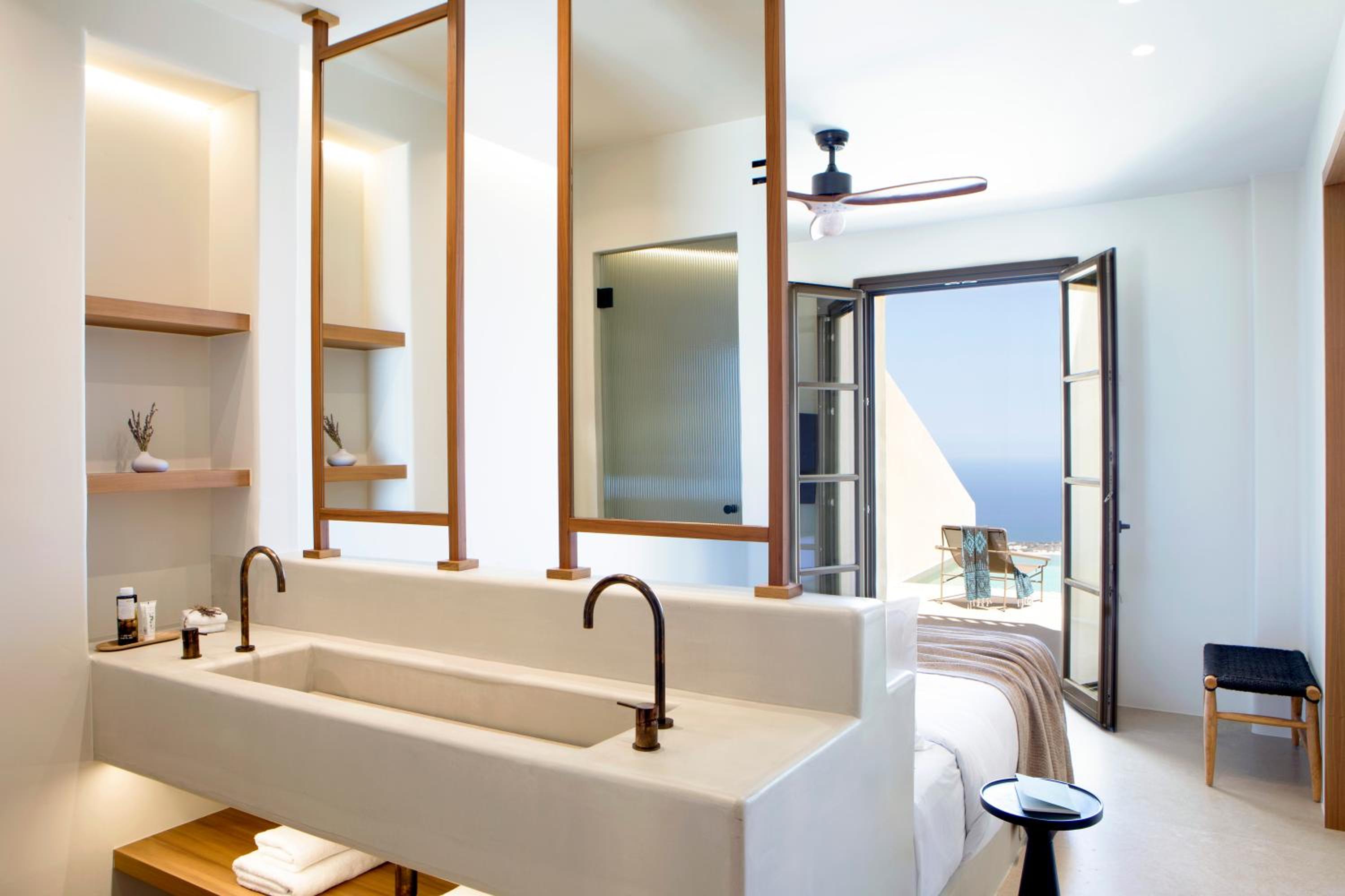 Executive 3 Bedroom Villa with Heated Pool and Sea View - Photo 14