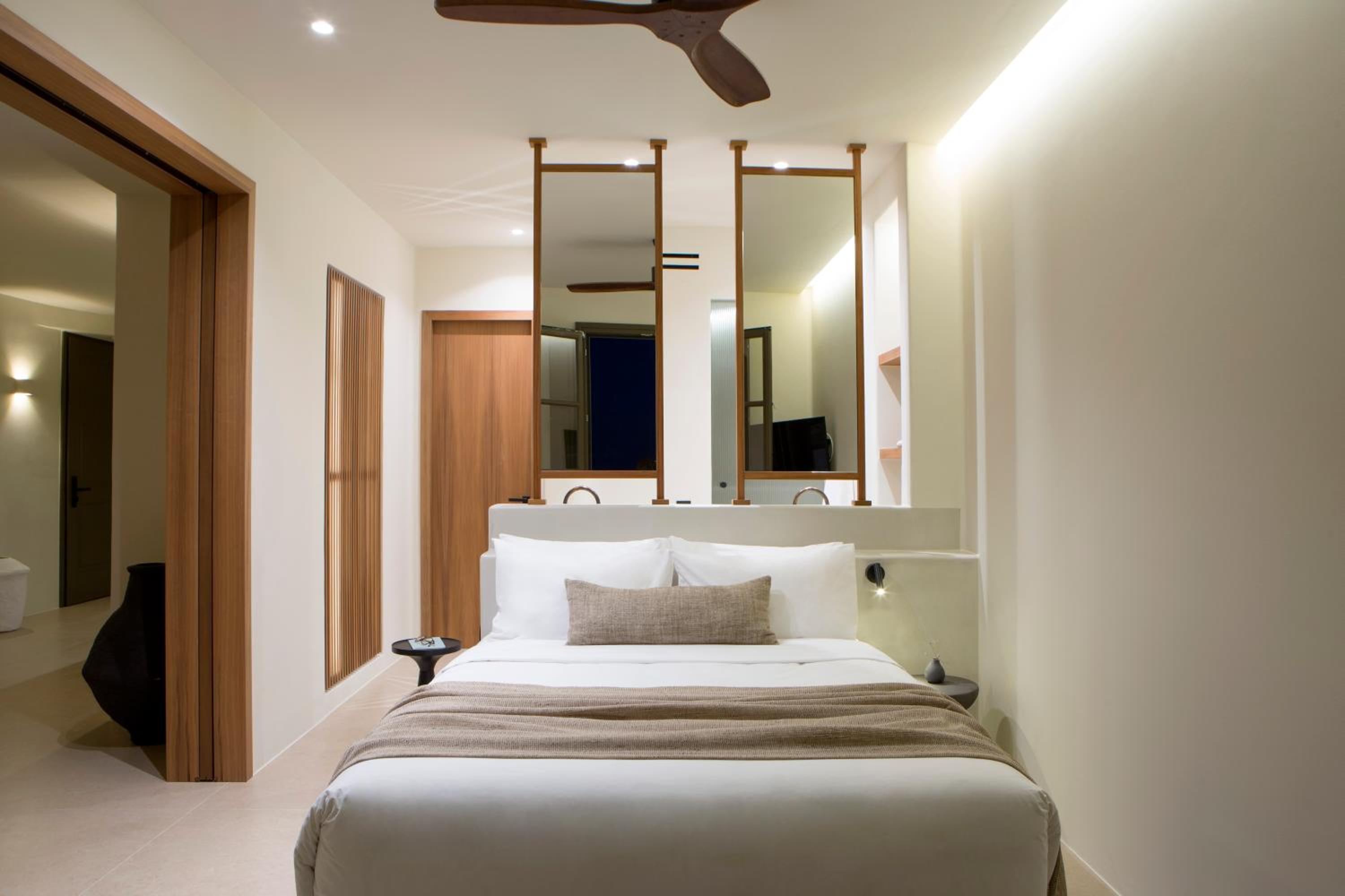 Executive 3 Bedroom Villa with Heated Pool and Sea View - Photo 10