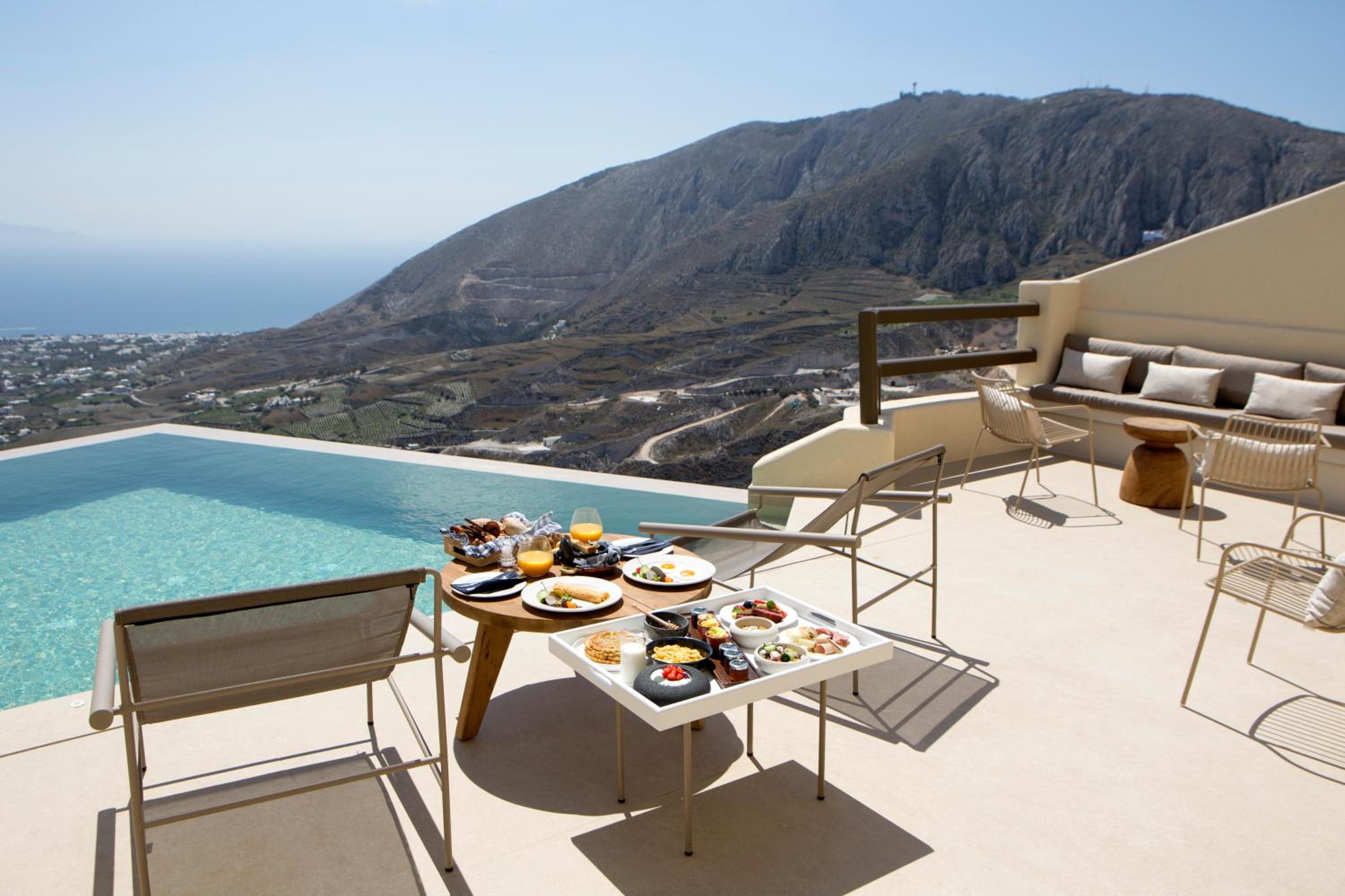 Executive 3 Bedroom Villa with Heated Pool and Sea View - Photo 32