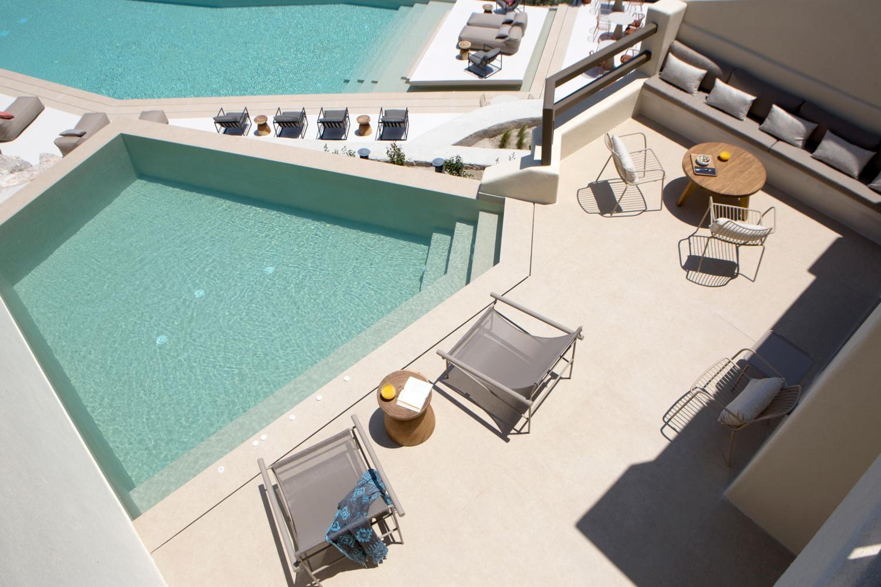 Executive 3 Bedroom Villa with Heated Pool and Sea View - Photo 13