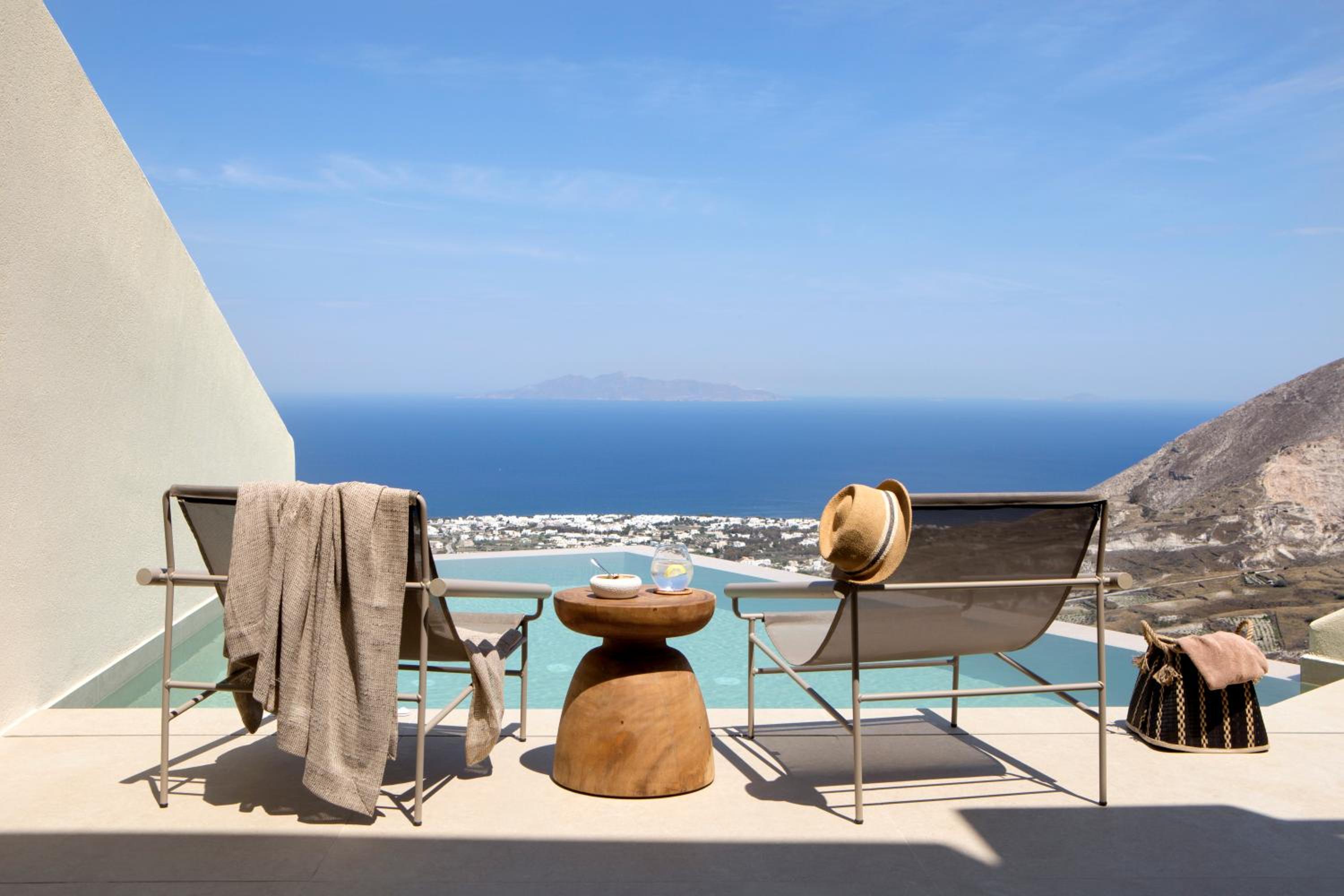 Executive 3 Bedroom Villa with Heated Pool and Sea View - Photo 22