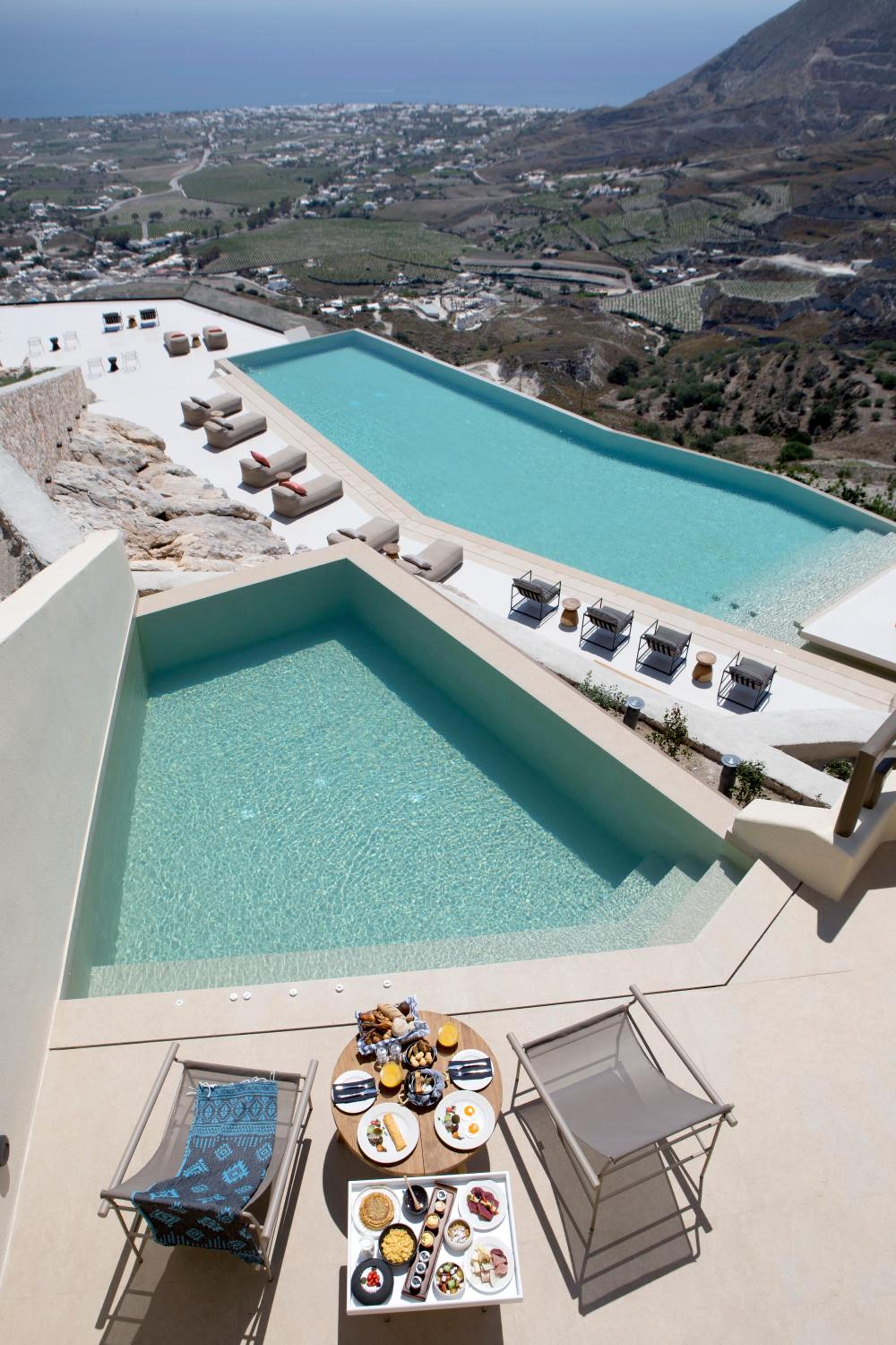 Executive 3 Bedroom Villa with Heated Pool and Sea View - Photo 27