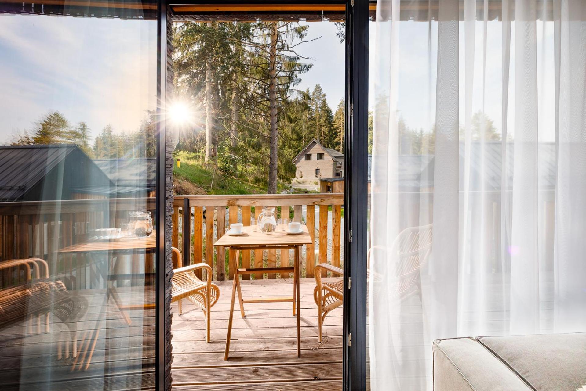 Two-Bedroom Apartment with Mountain View photo 3