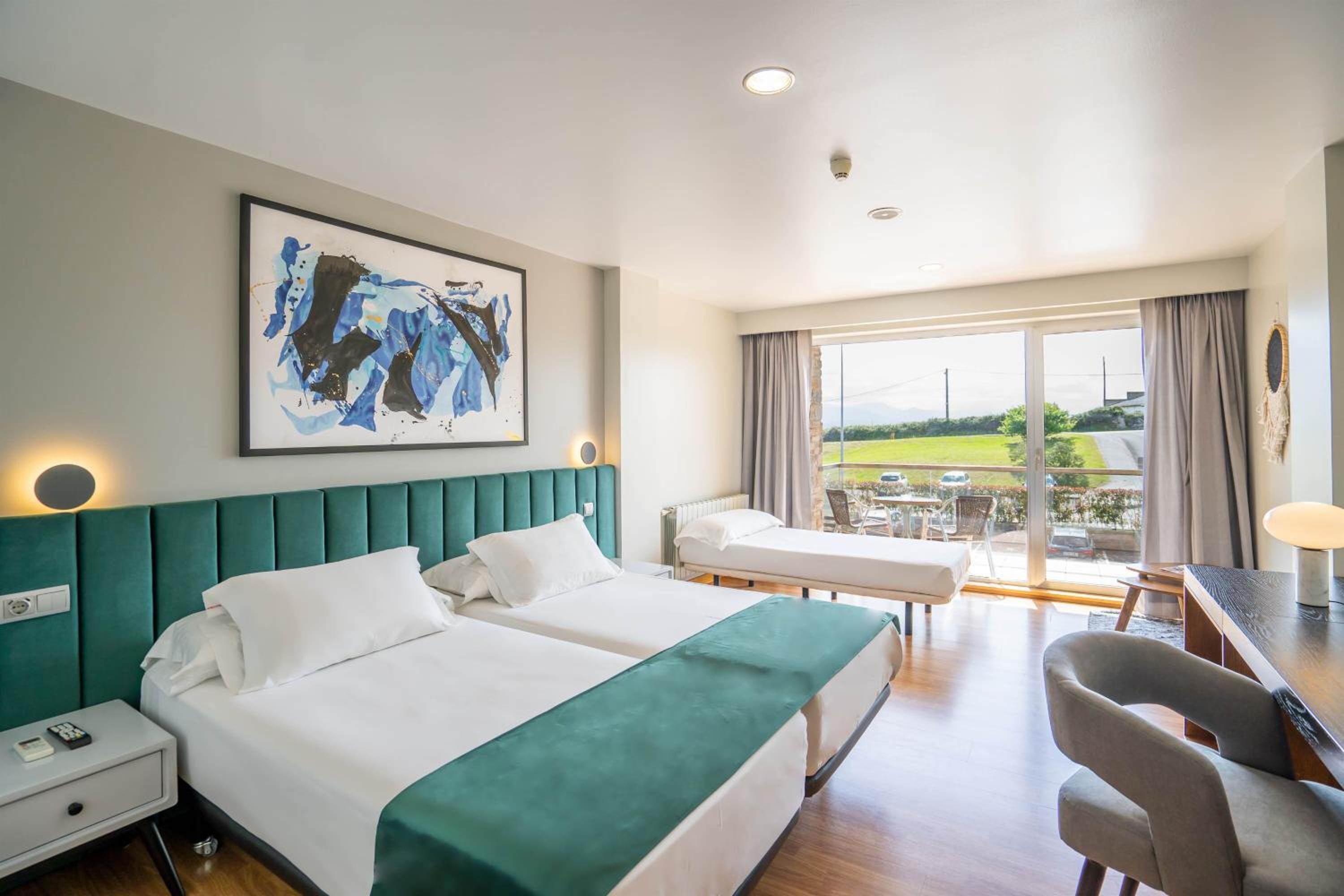 Triple Room with Balcony - Photo 6