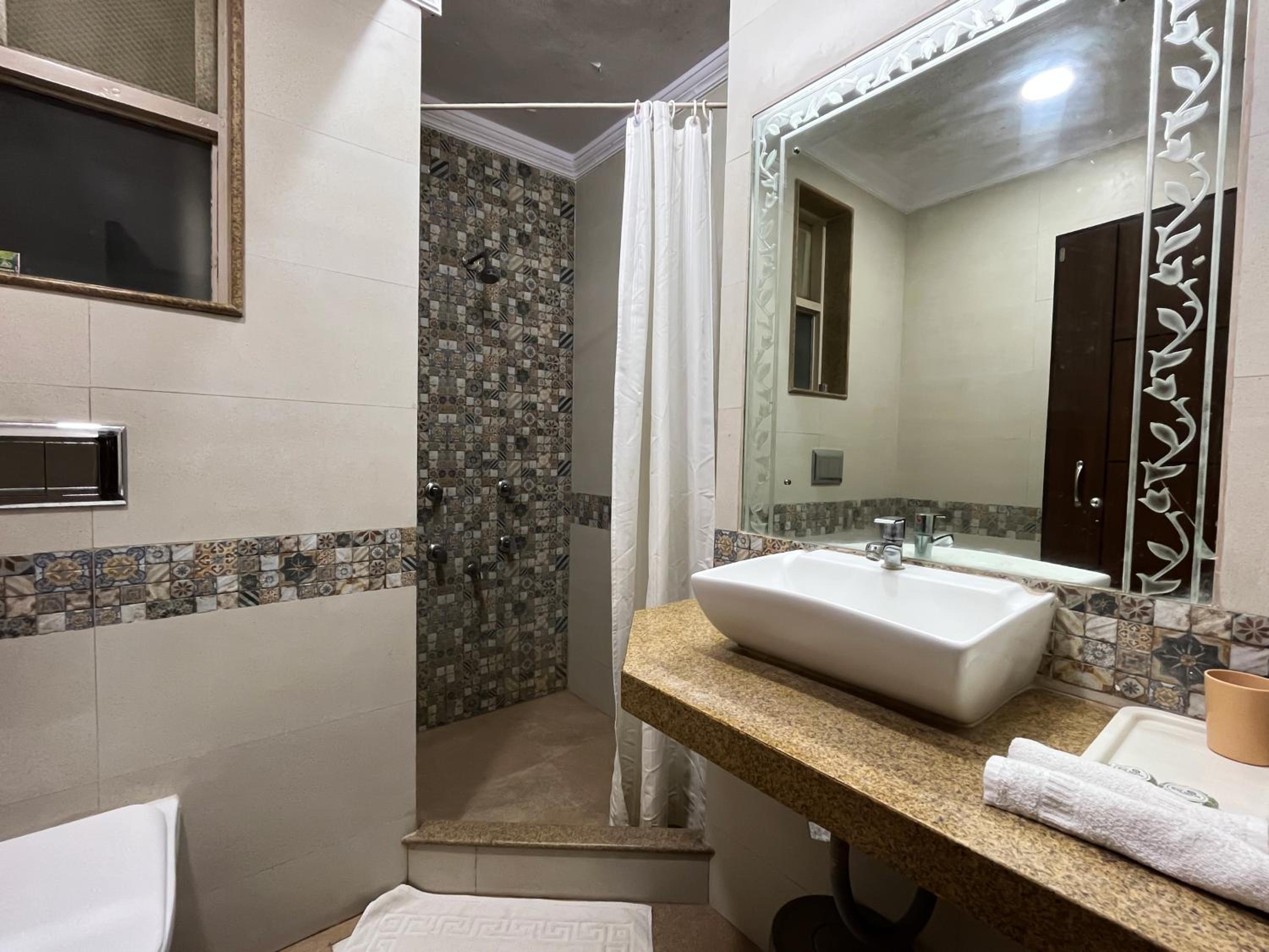 Standard Double Room - Photo 6