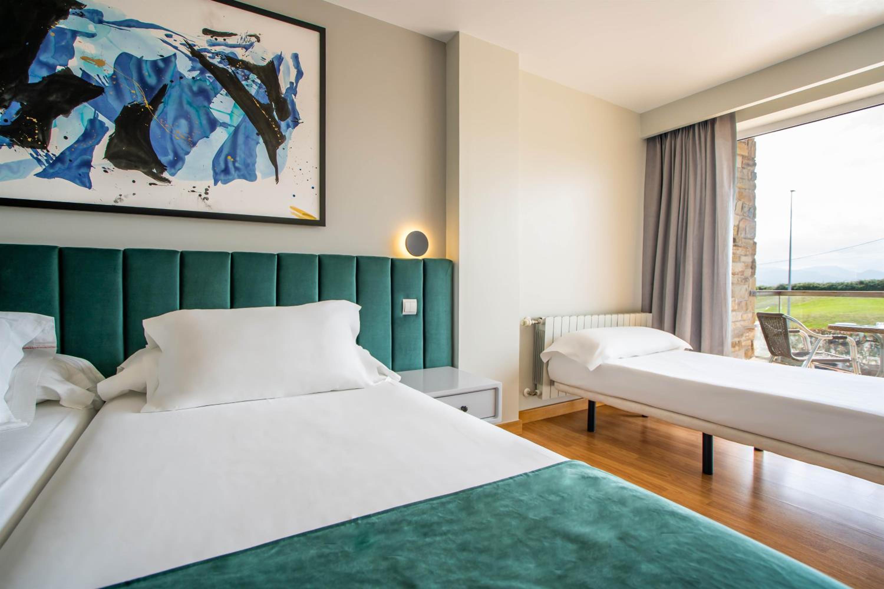 Triple Room with Balcony - Photo 4