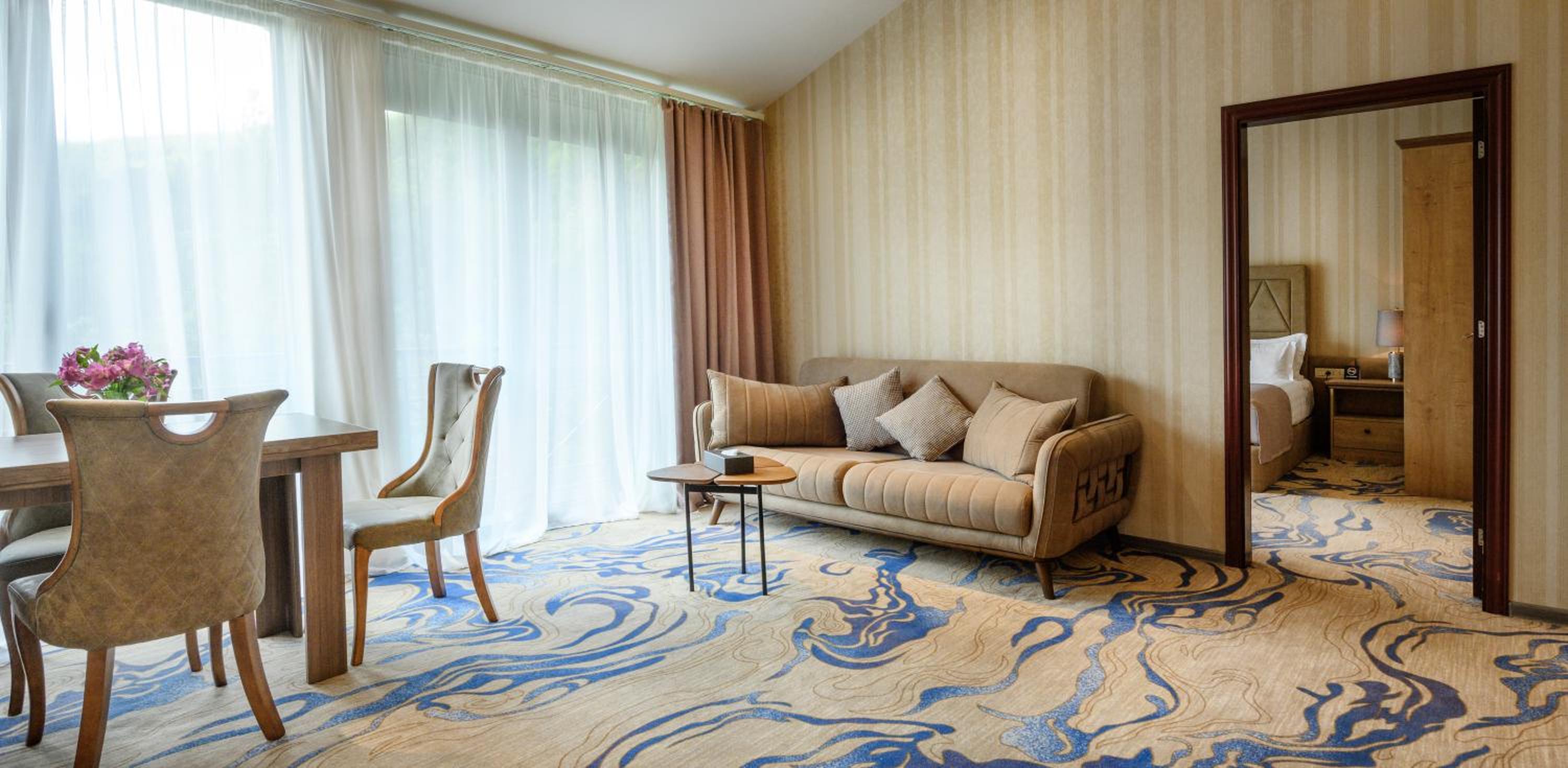 Junior Suite with Mountain View photo 3
