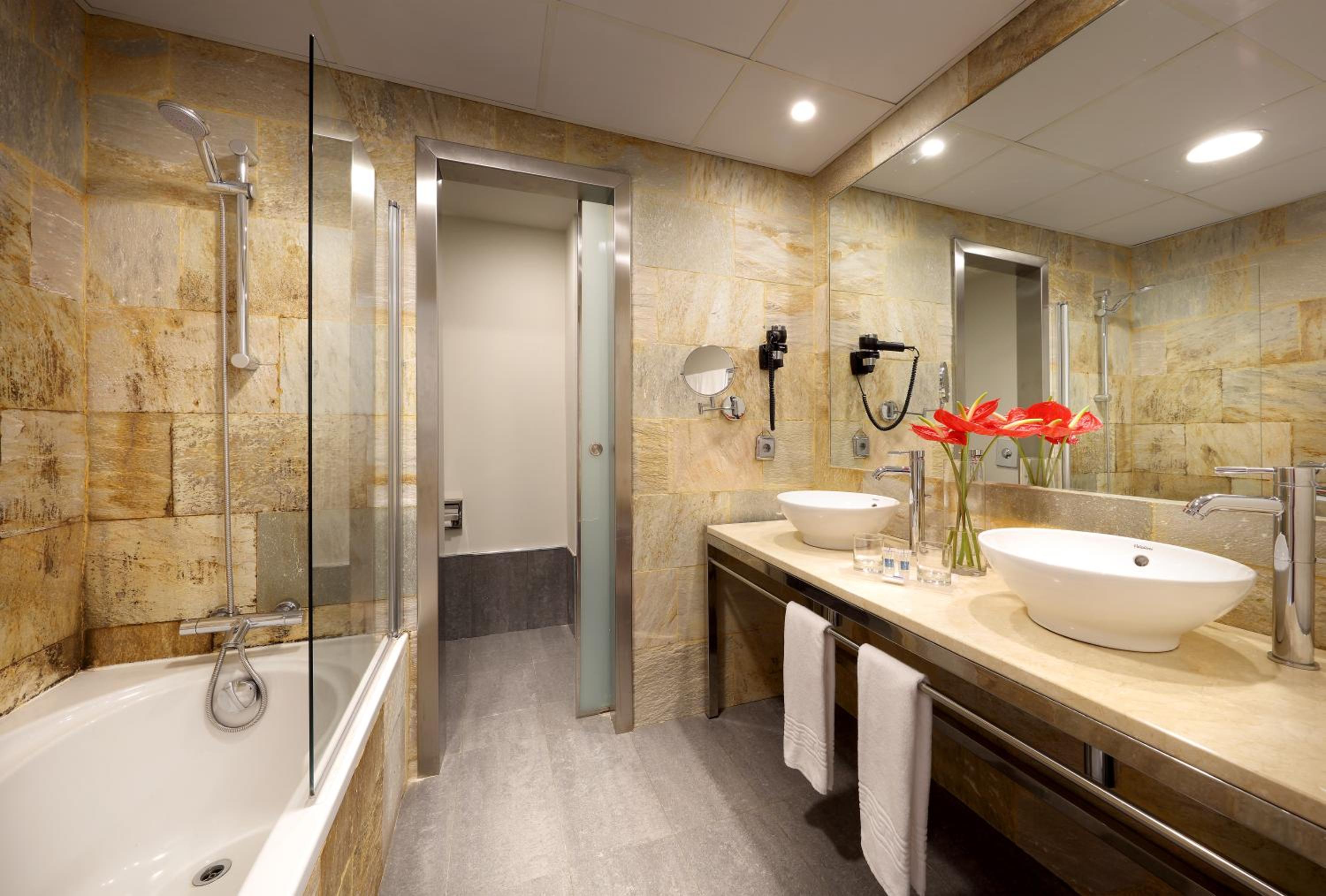 Suite with Sea View thumbnail 6