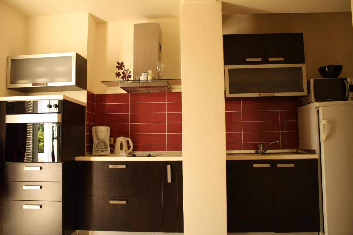 Two-Bedroom Apartment with Balcony and Sea View