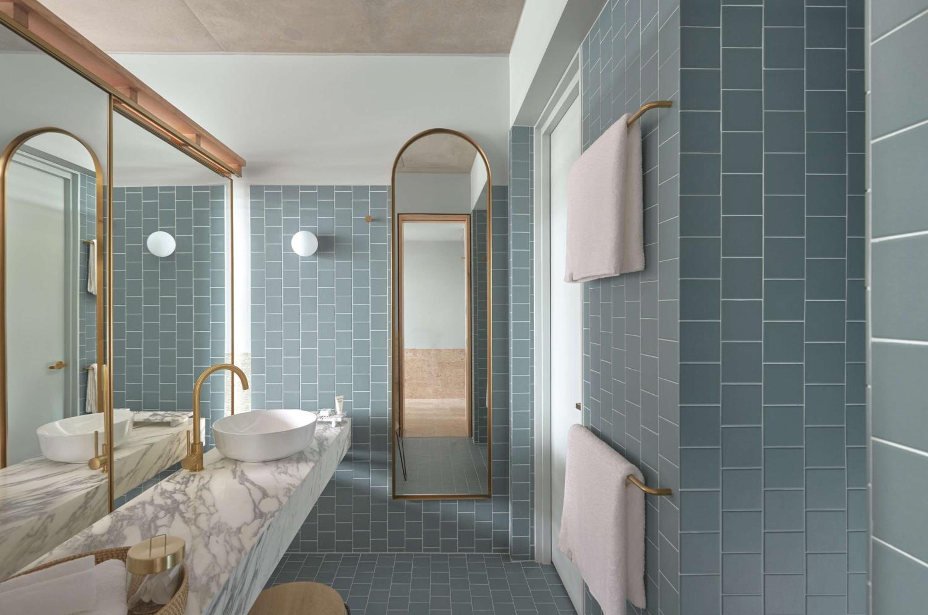 King or Twin Room – Urban