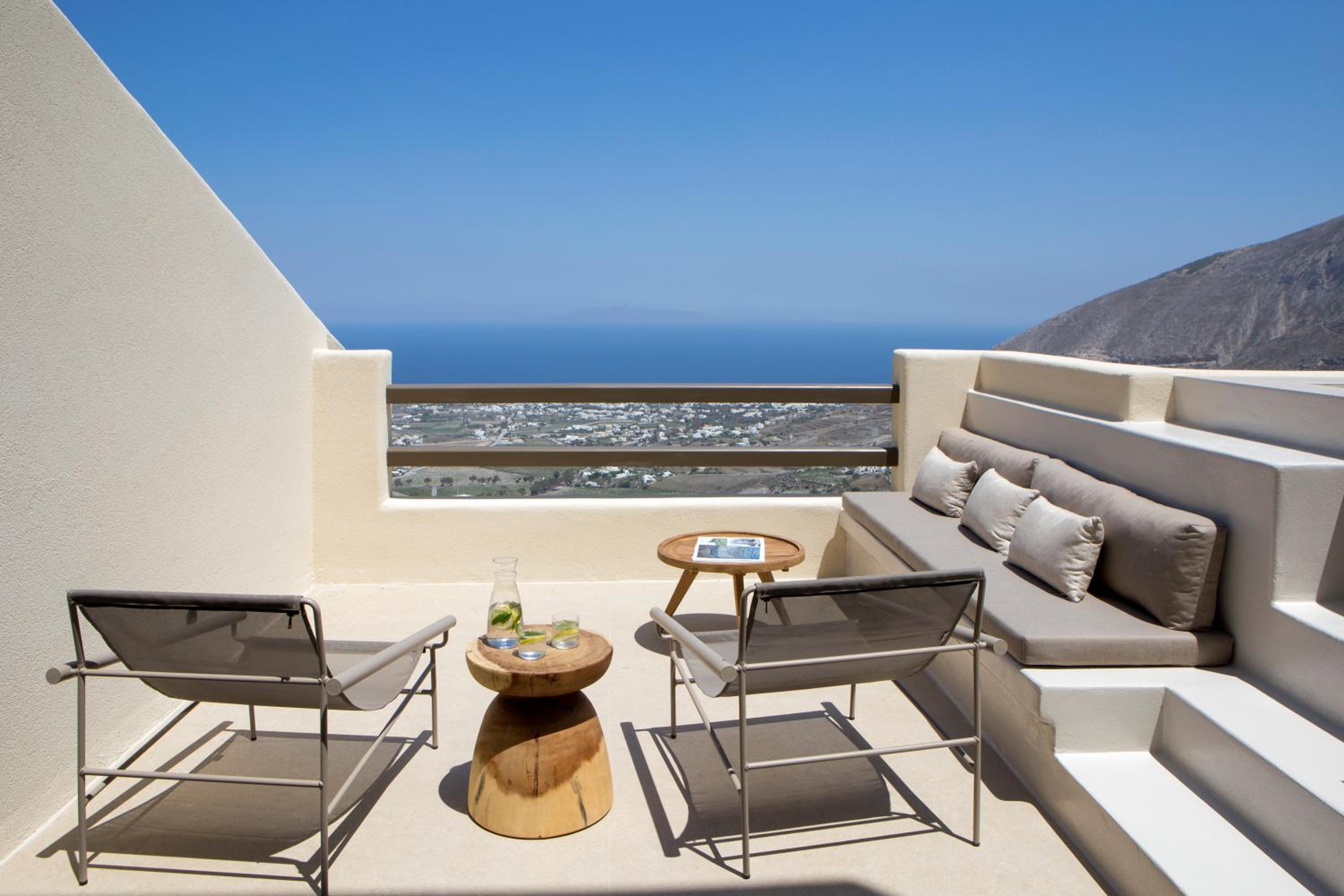 Superior Suite with Heated Plunge Pool and Sea View - Photo 15