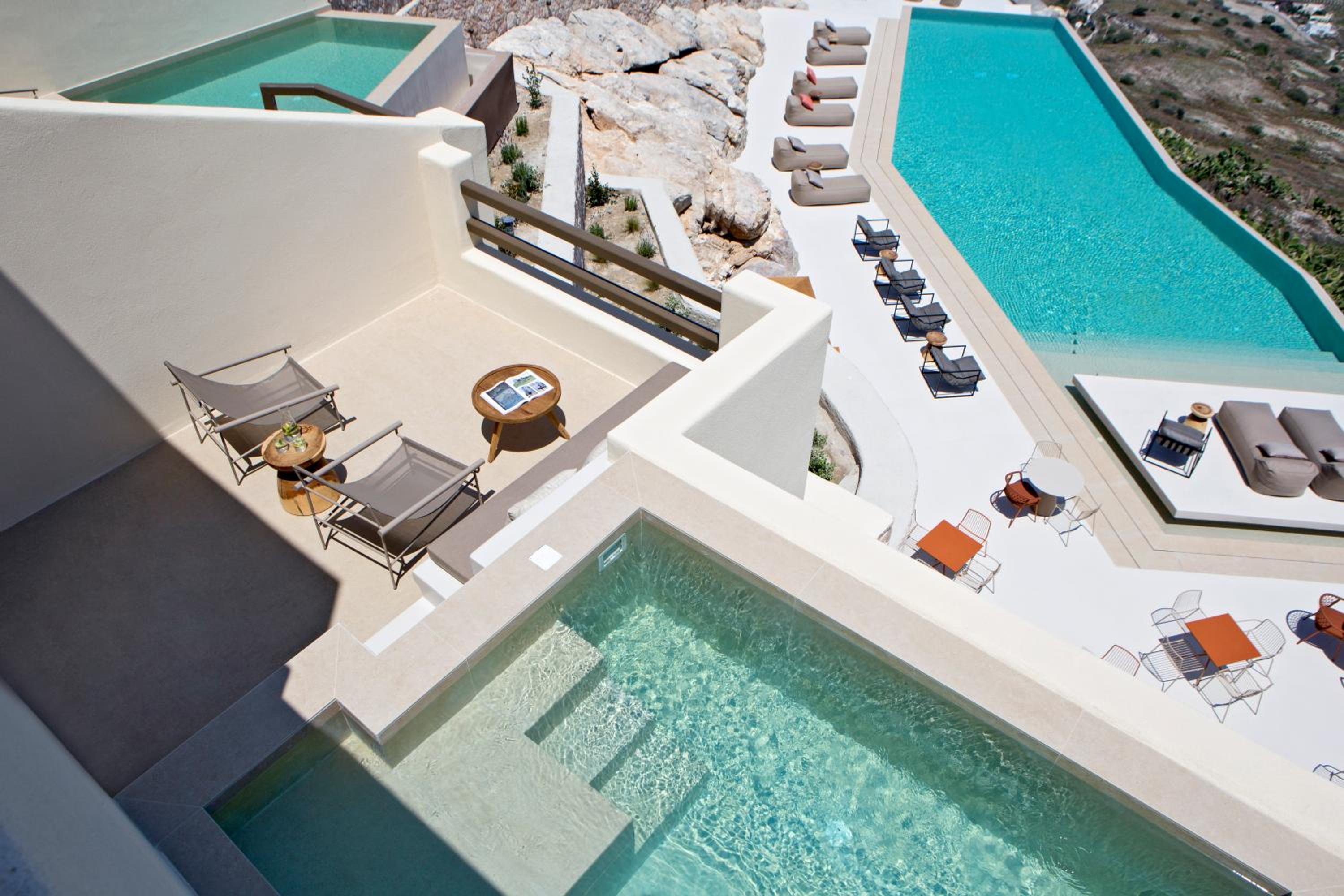 Superior Suite with Heated Plunge Pool and Sea View - Photo 12