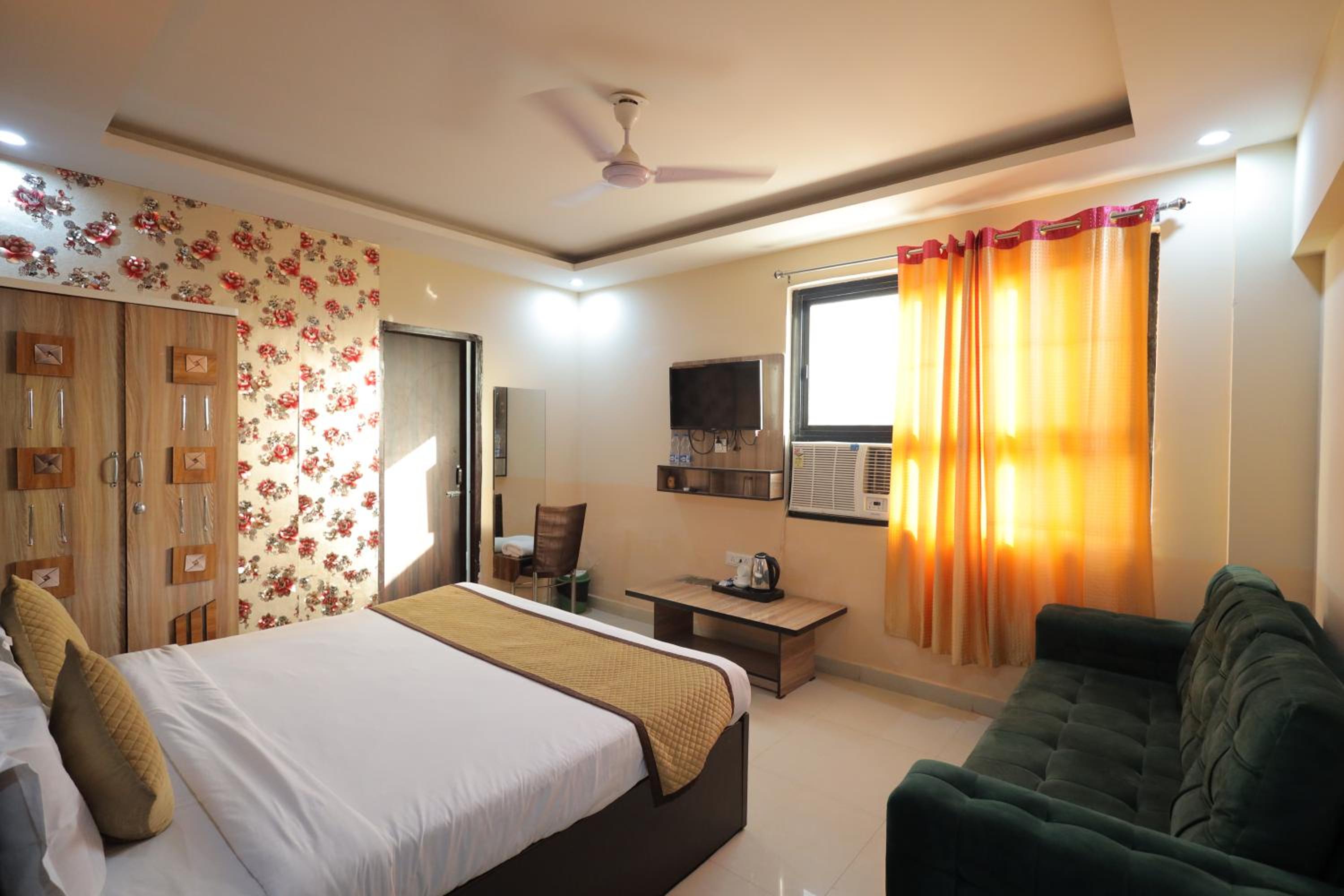 Deluxe Room - Photo 3