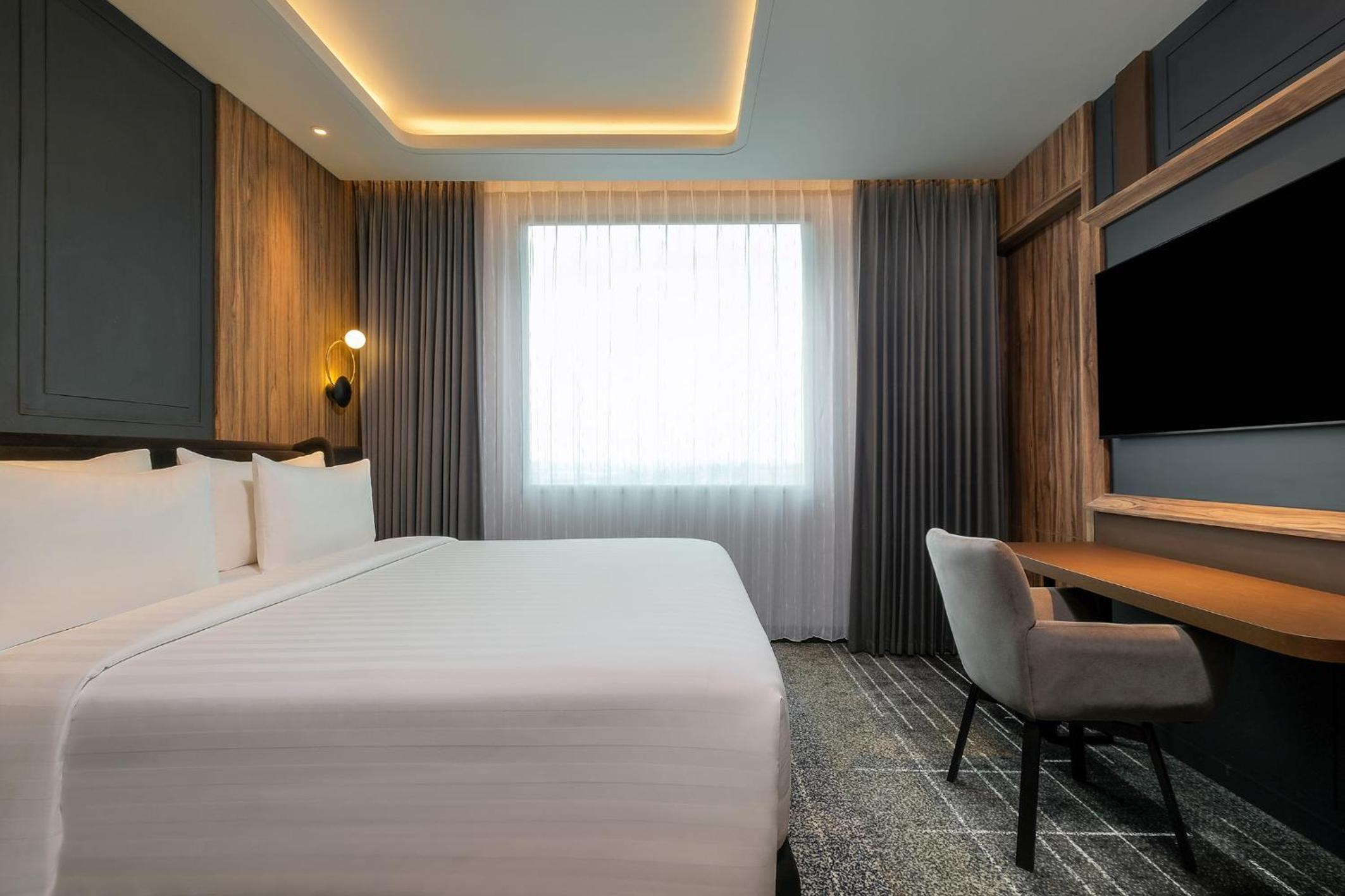 Executive Suite with Double Bed - Photo 1
