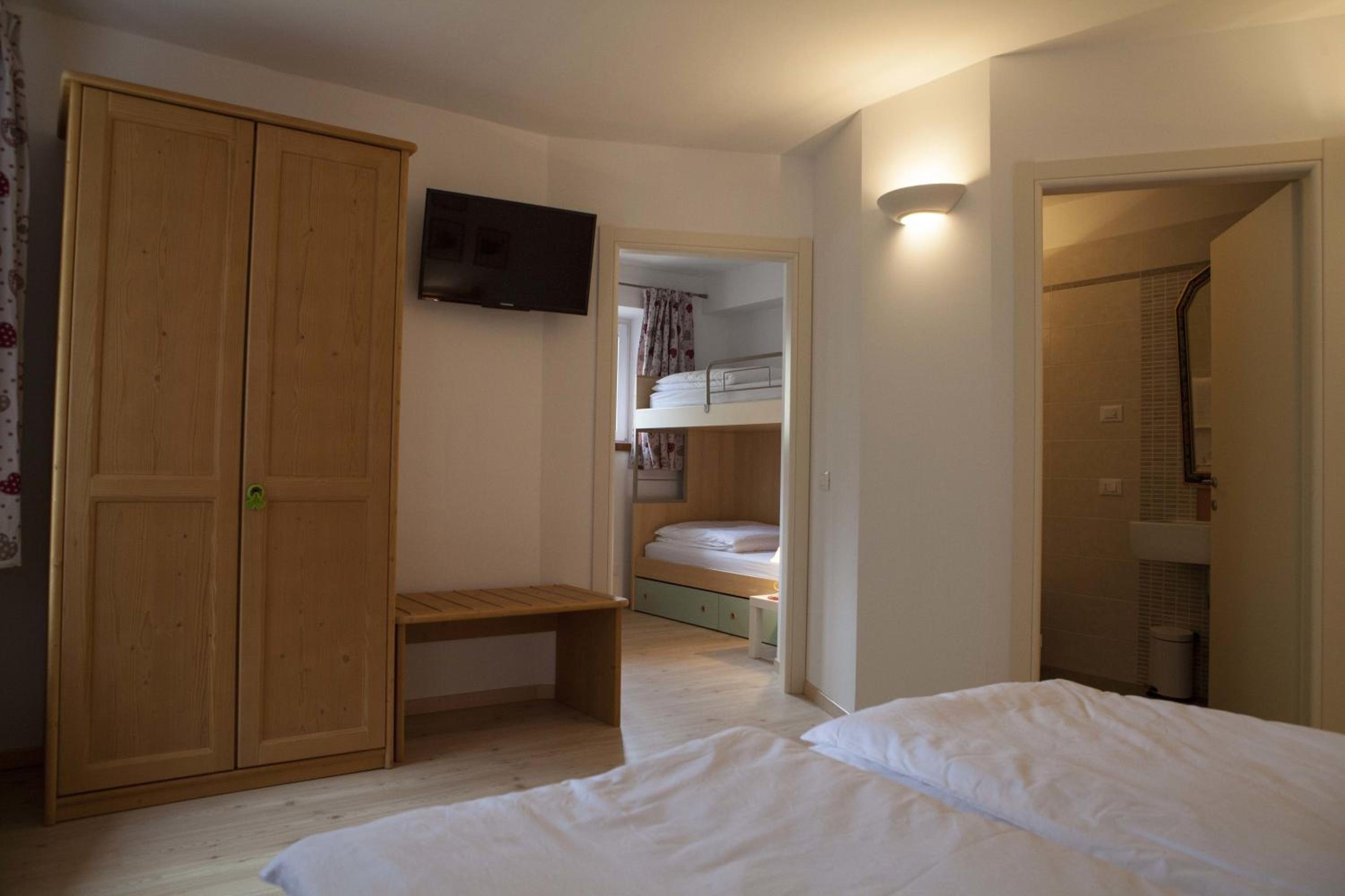 Two-Bedroom Suite photo 2