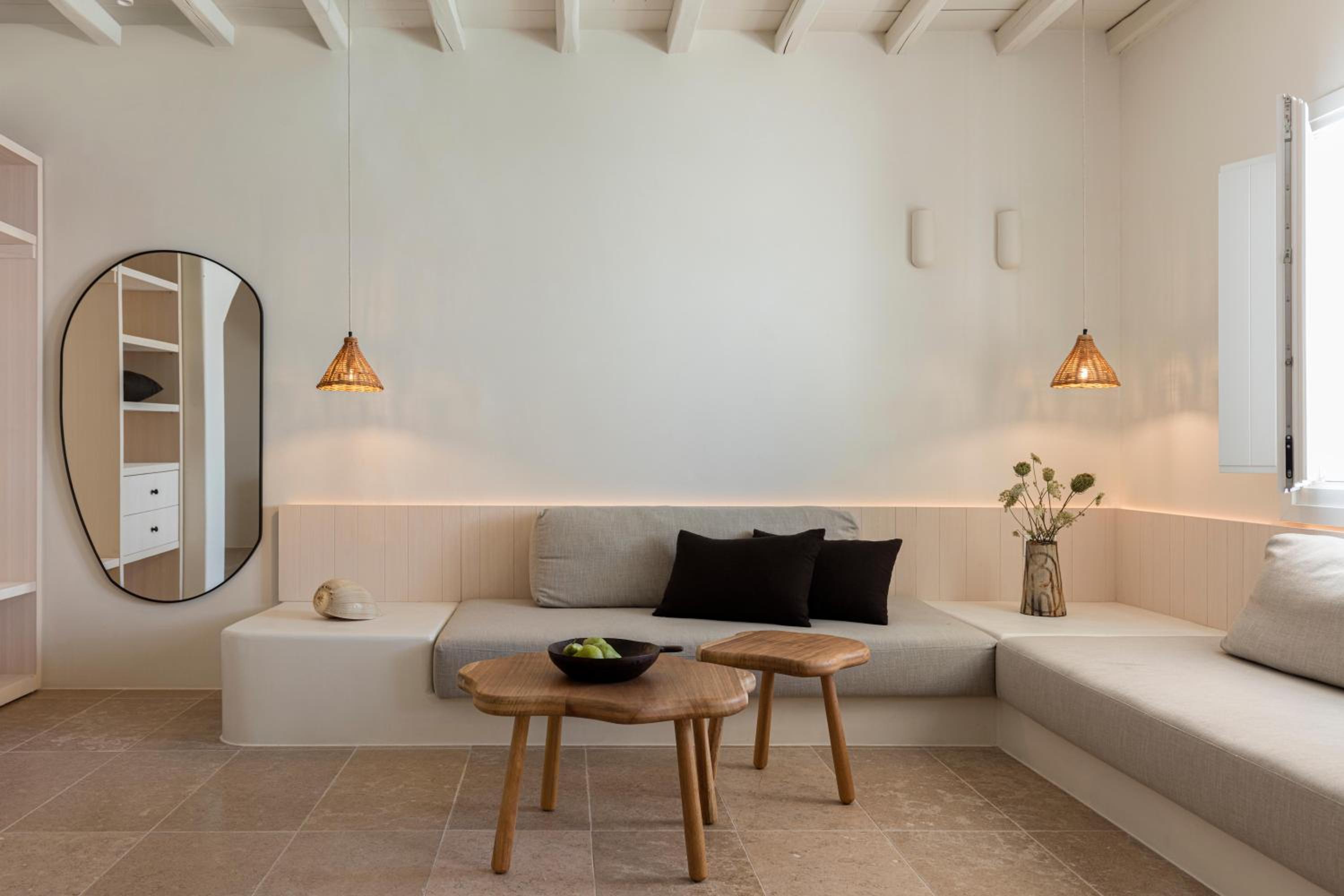 Executive Suite - Photo 1