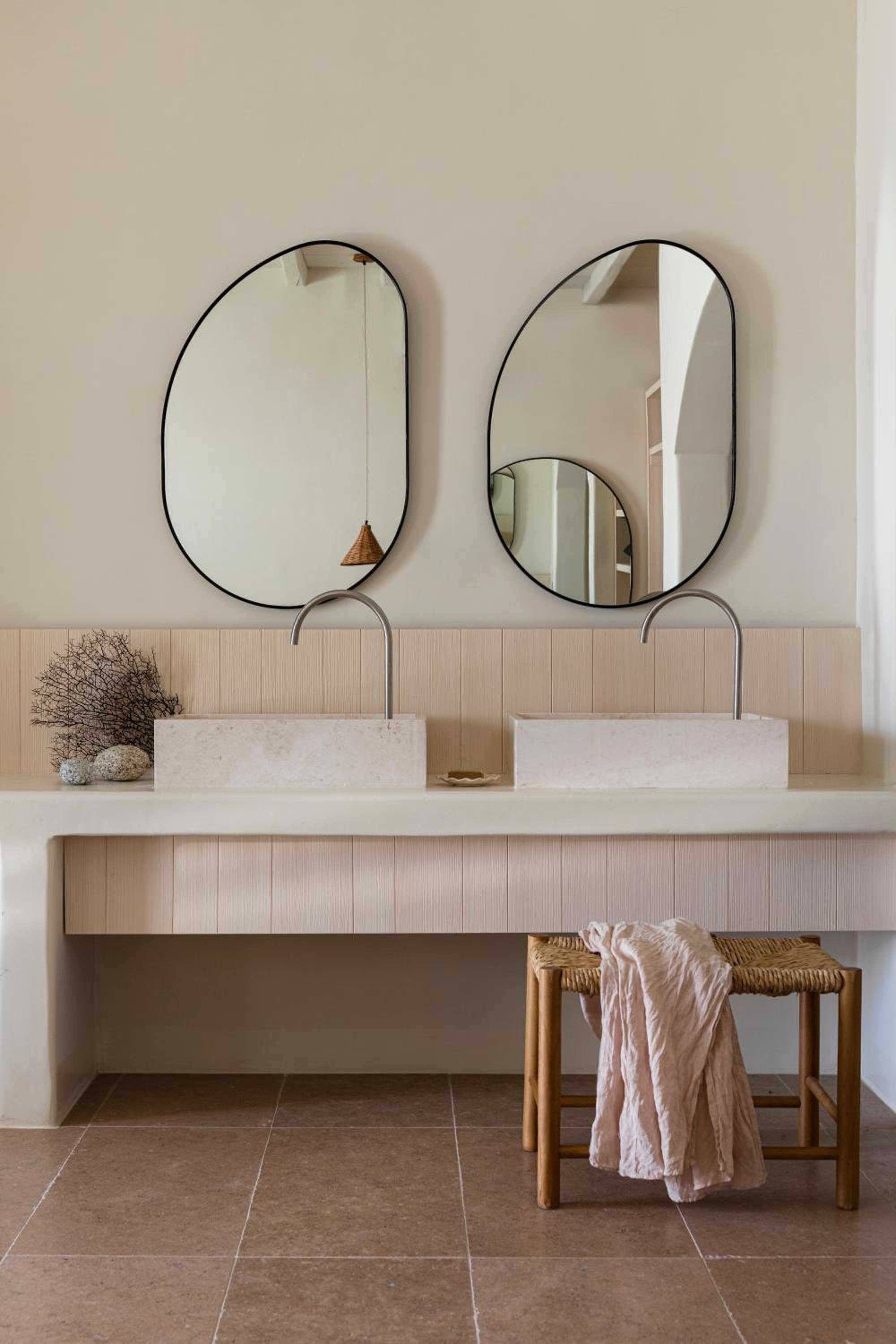 Executive Suite - Photo 6