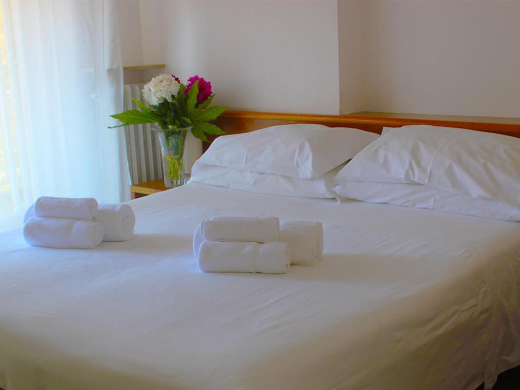 Double or Twin Room with Terrace photo 3