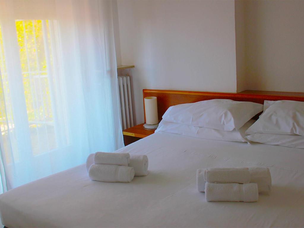 Double or Twin Room with Terrace photo 2