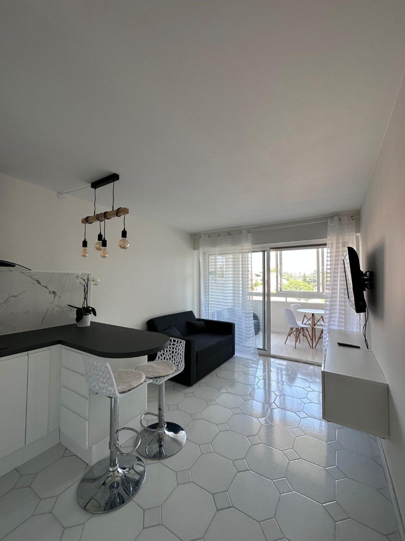 Studio Apartment with Sea View photo 3