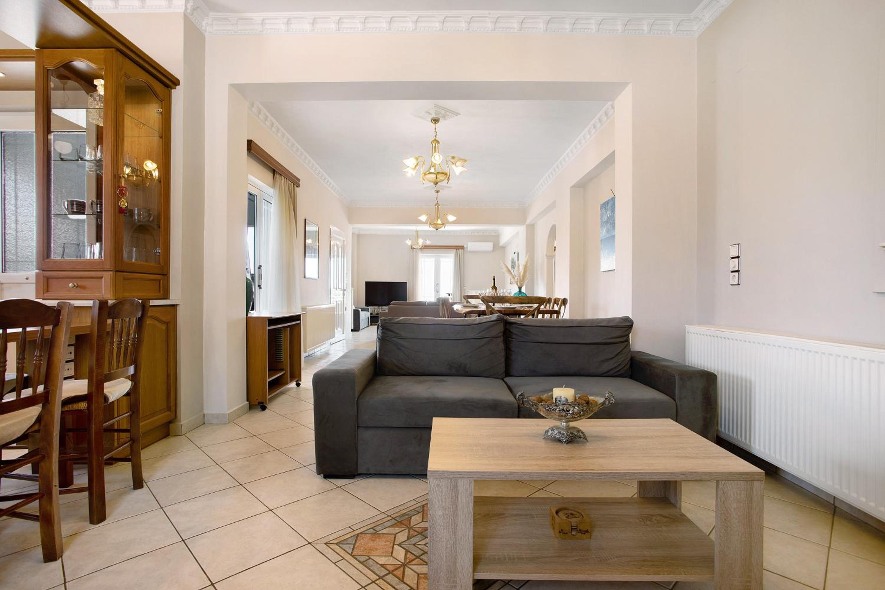 Three-Bedroom Premium Apartment with Balcony photo 3