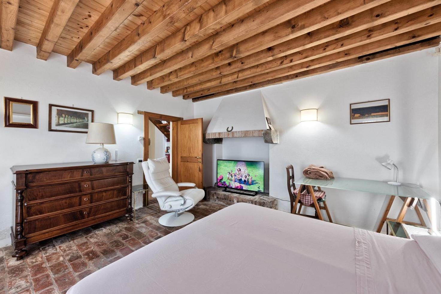 Four-Bedroom House photo 1
