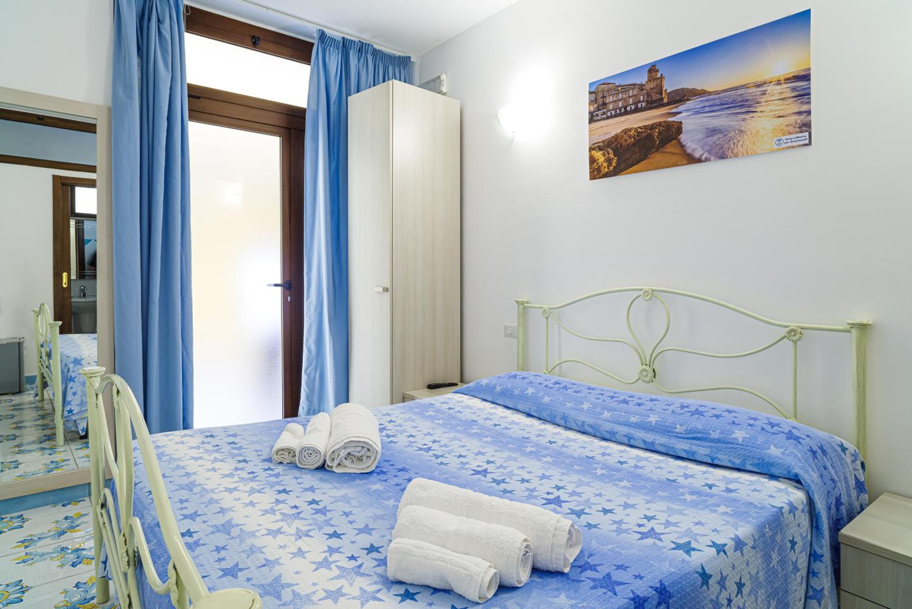 Economy Double Room photo 2