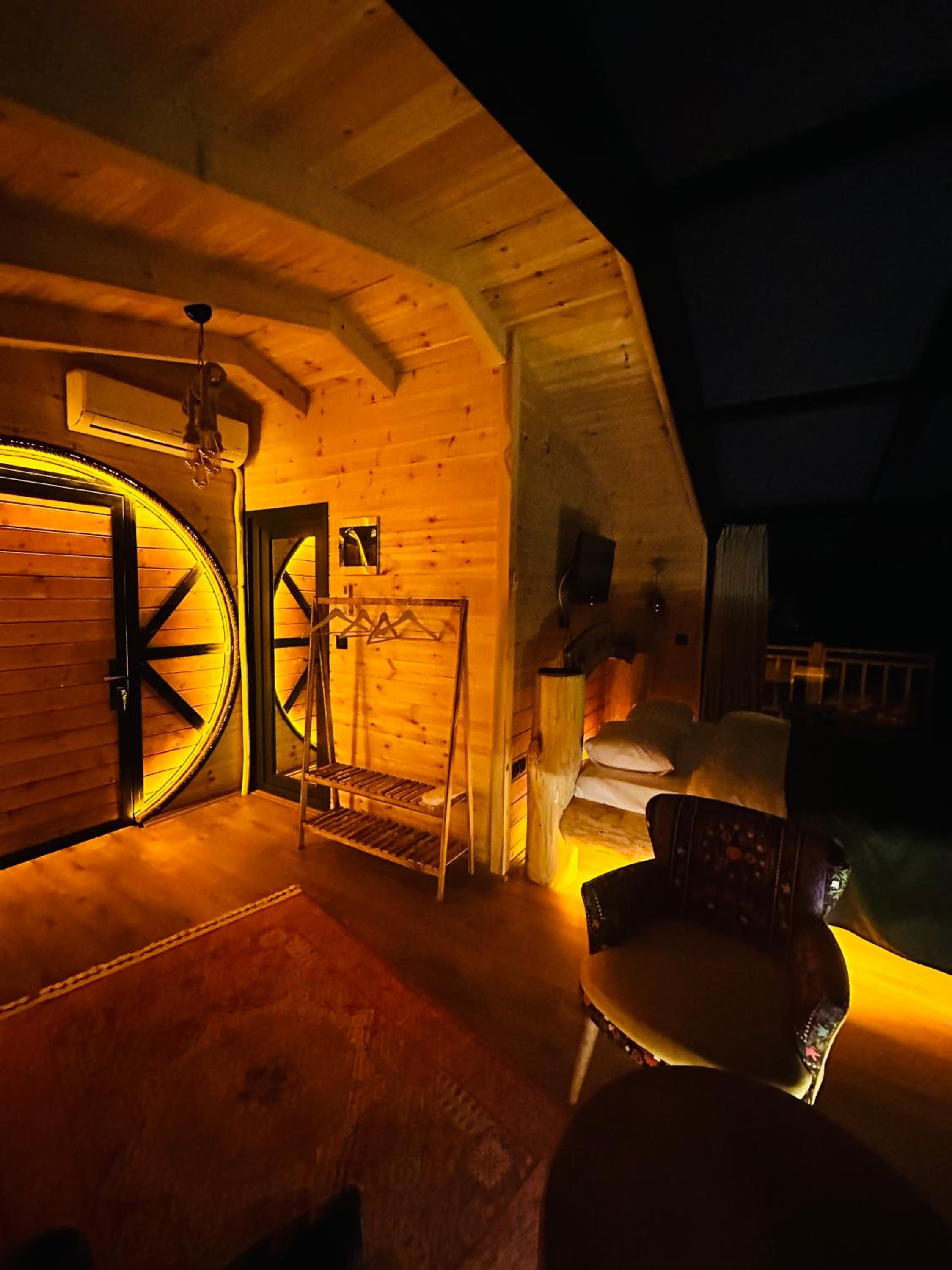 Superior Bungalow - Photo 31