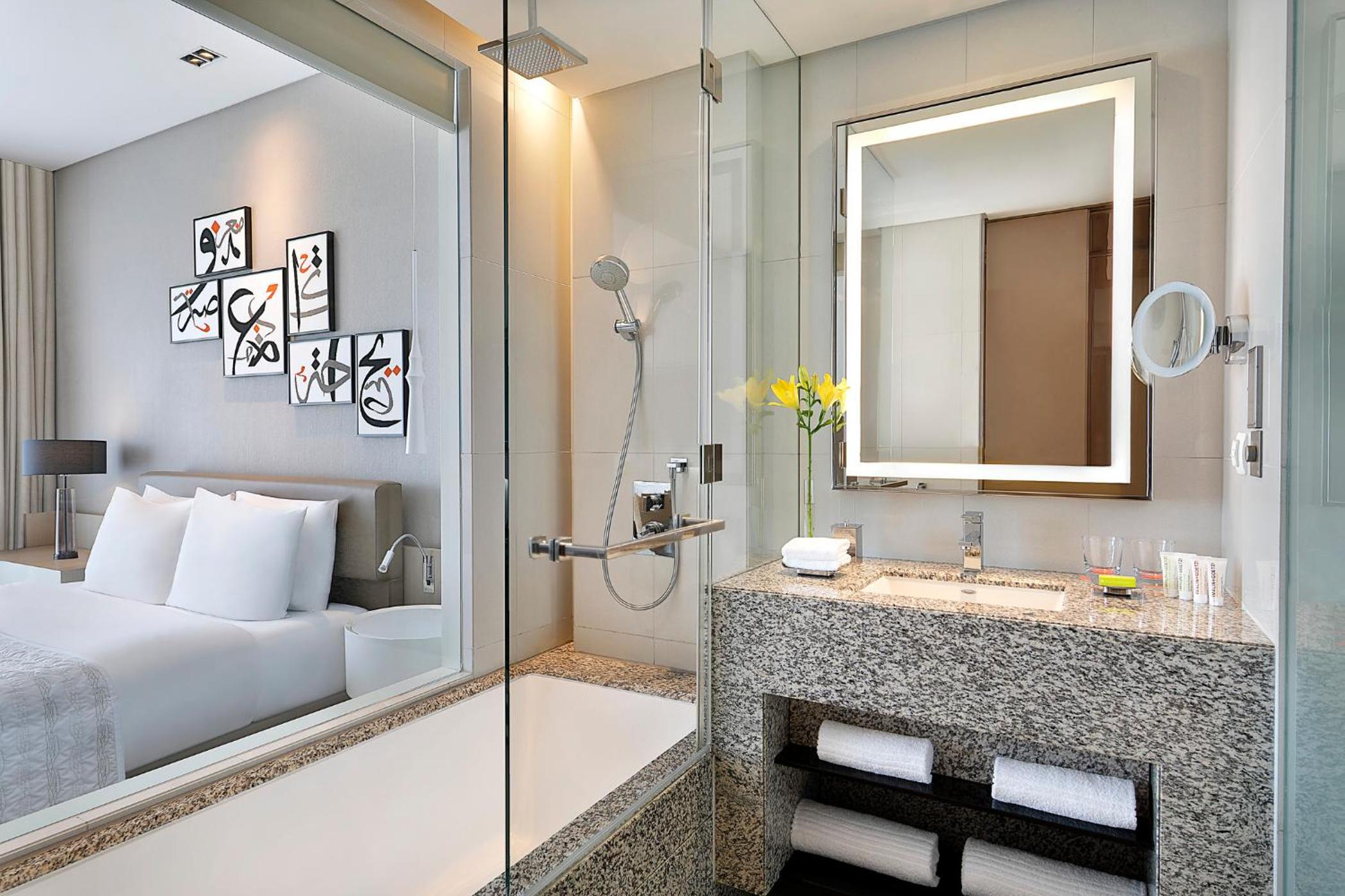 Superior King Room, Guest room, 1 King - Photo 3