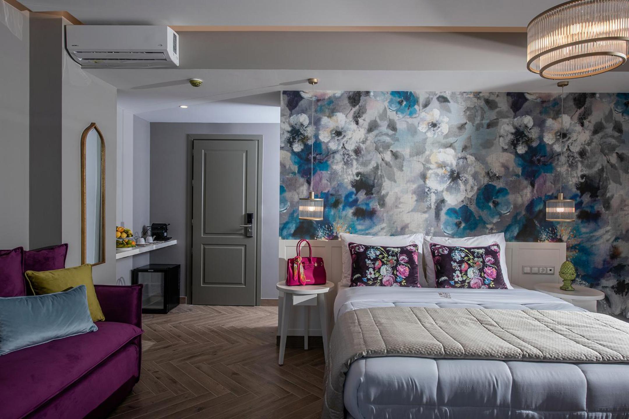 Deluxe Double Room with Balcony and Sea View - Photo 4