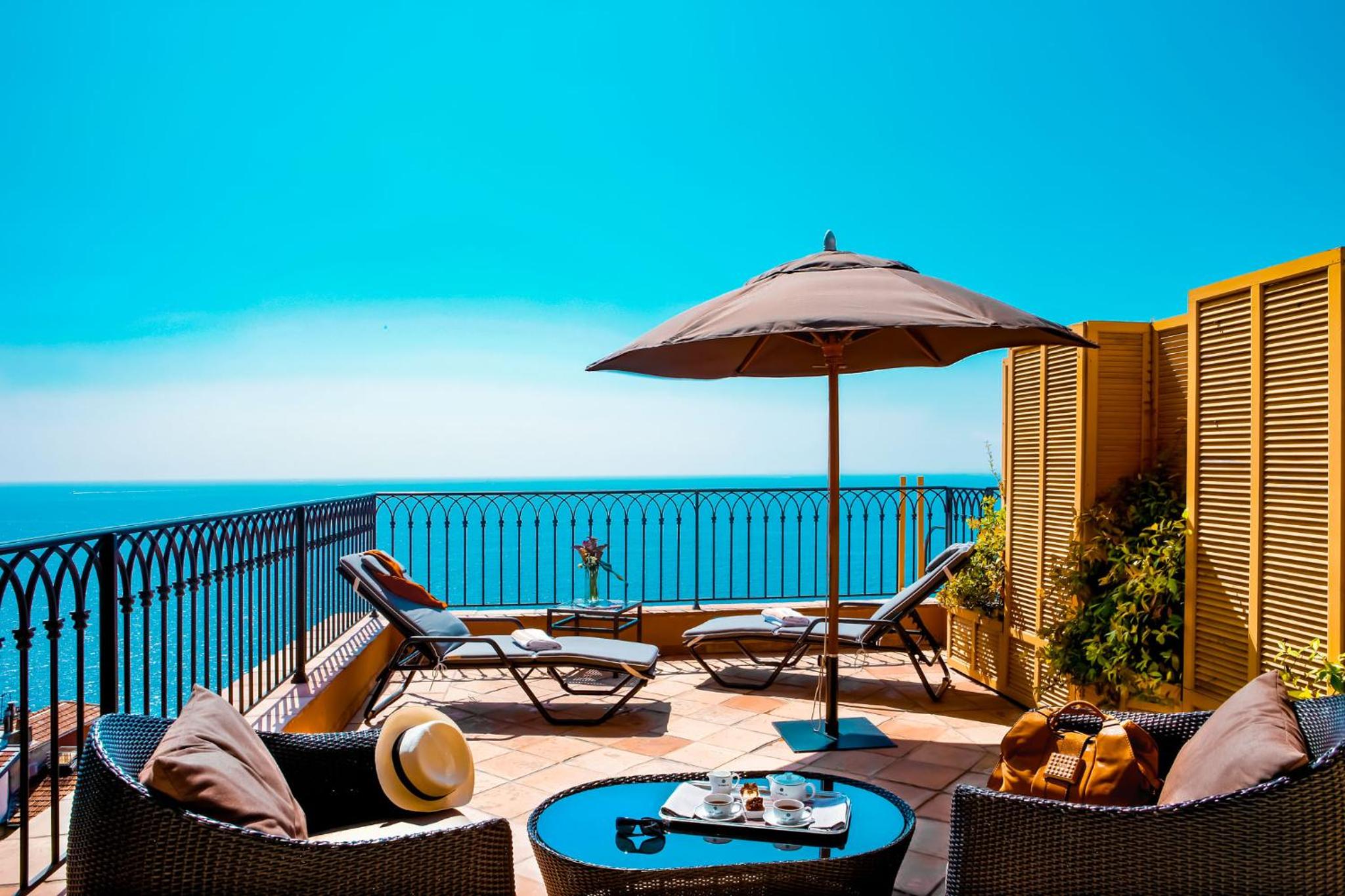 Deluxe Double Room with Full Sea View - Photo 9